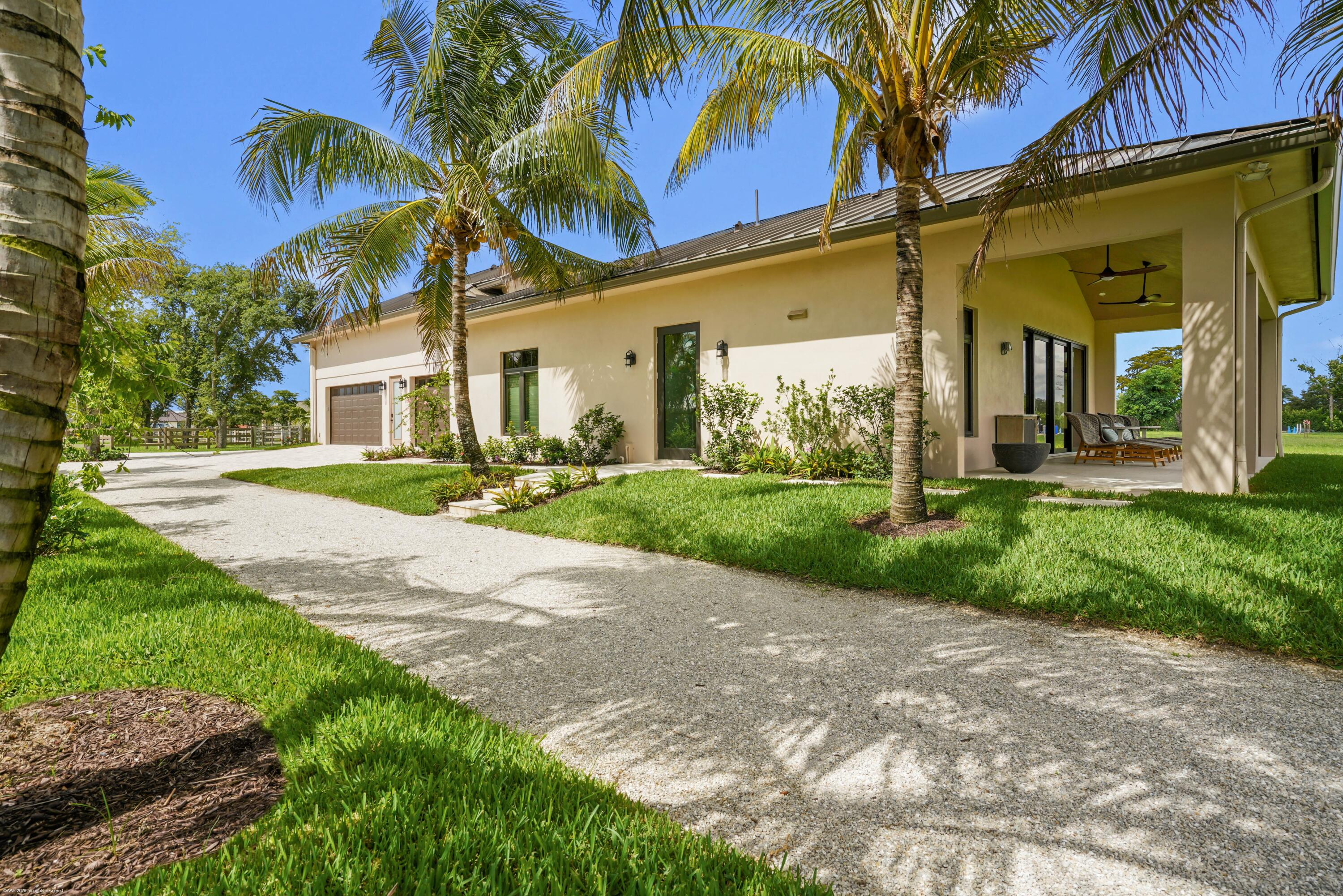 16219 Hollow Tree Lane Property Photo 7