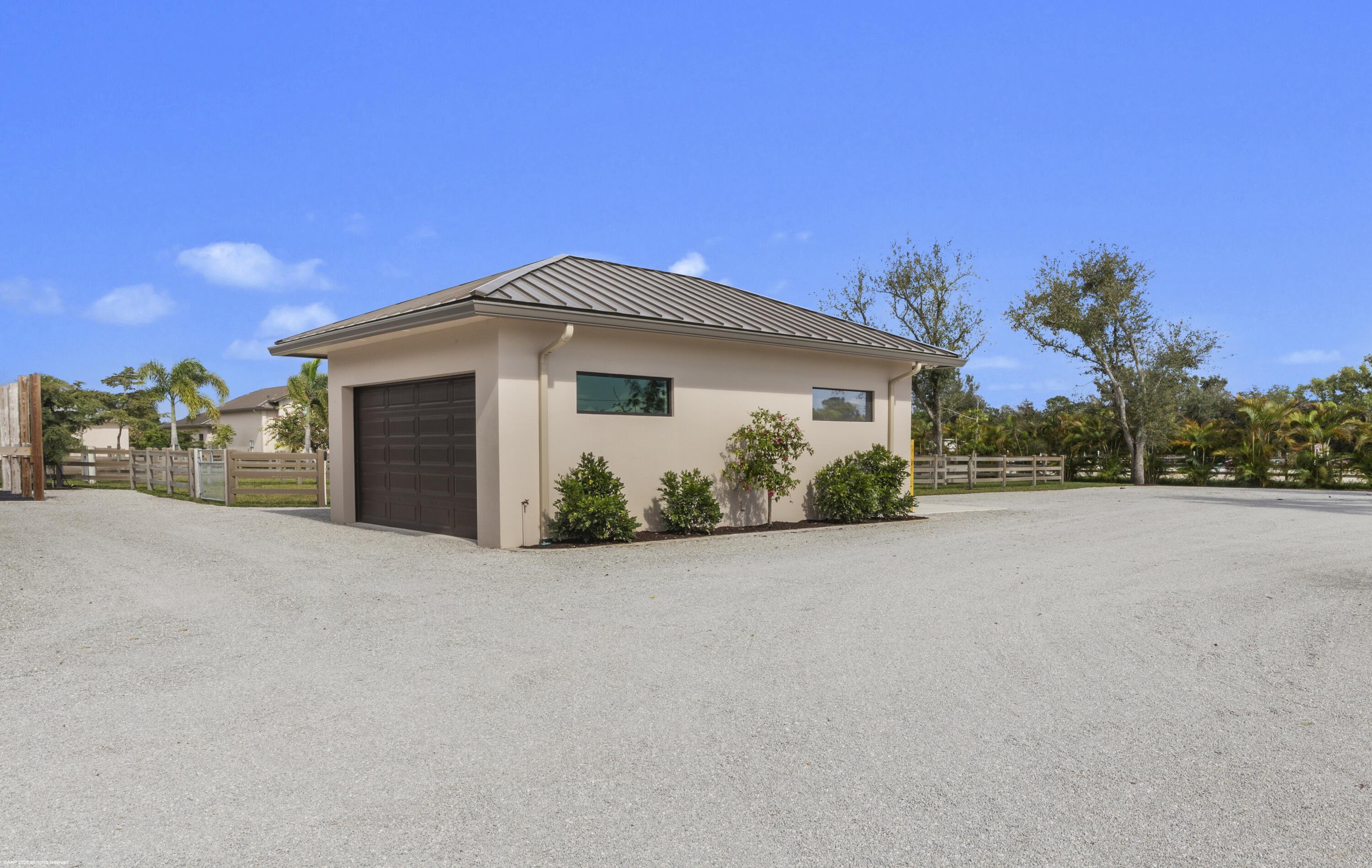 16219 Hollow Tree Lane Property Photo 8