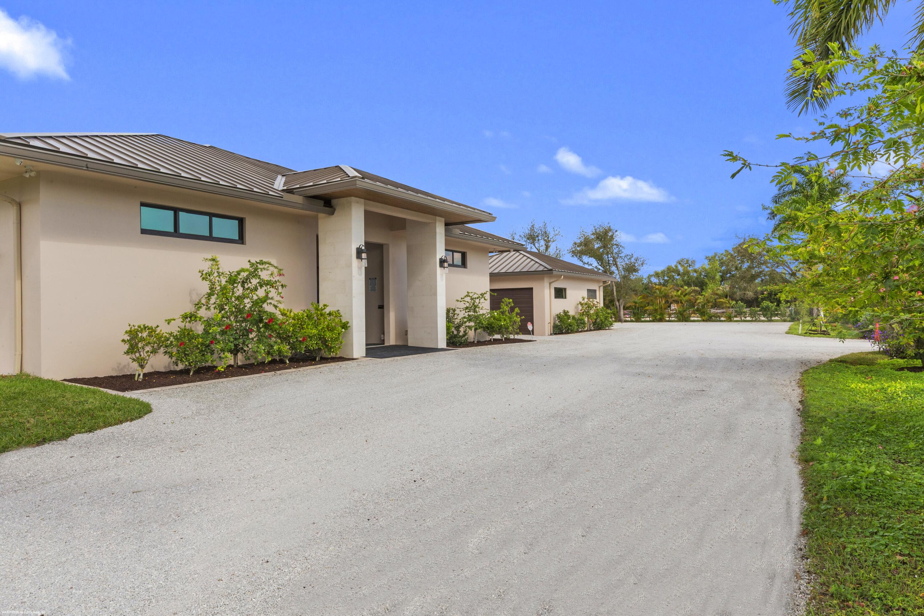 16219 Hollow Tree Lane Property Photo 13