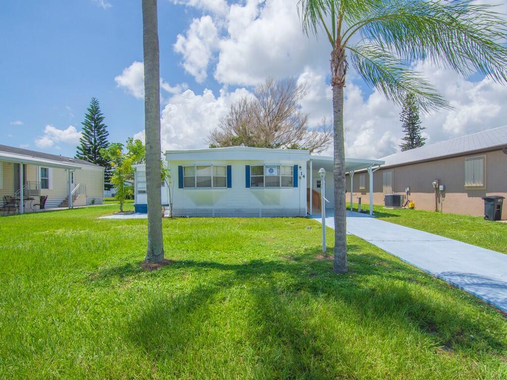 14 Golf Drive Property Photo 4
