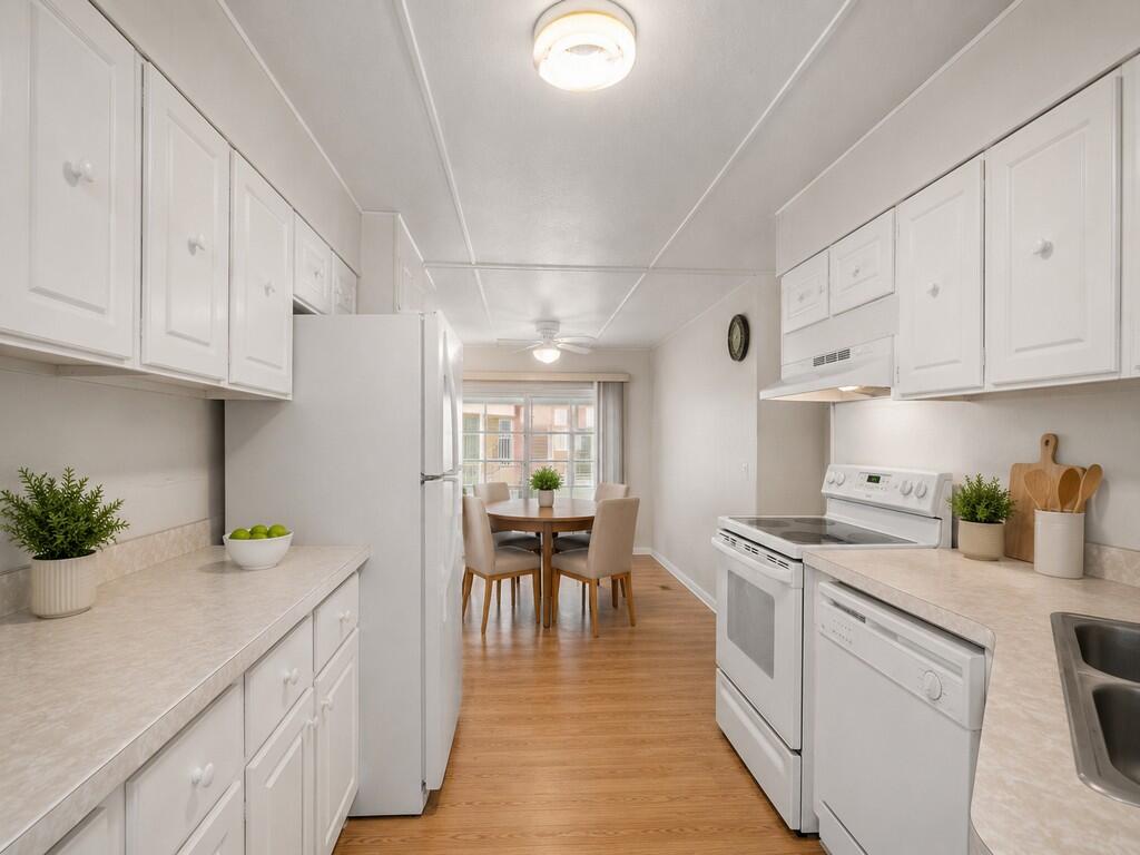 14 Golf Drive Property Photo 13