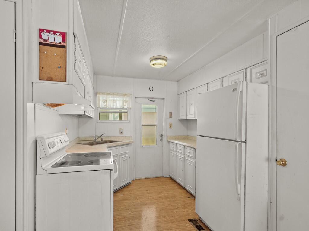 14 Golf Drive Property Photo 14