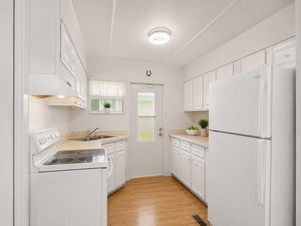 14 Golf Drive Property Photo 15