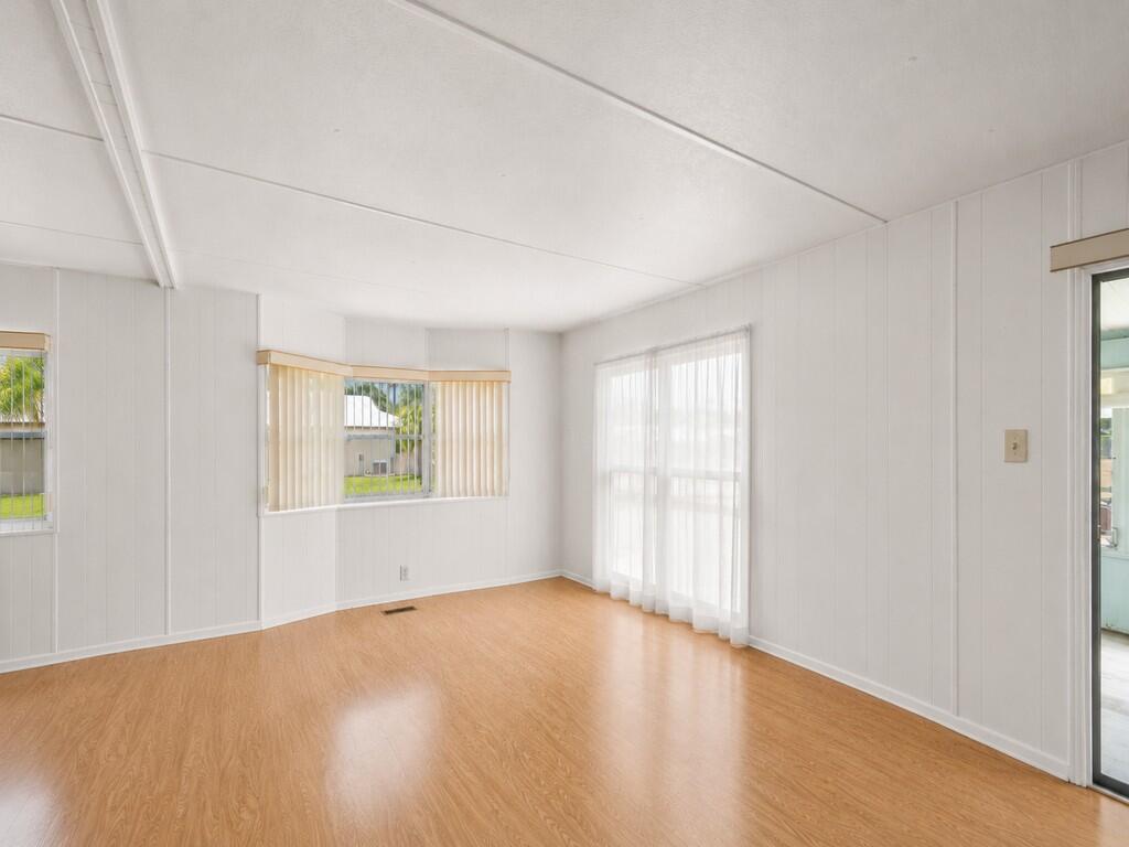 14 Golf Drive Property Photo 19