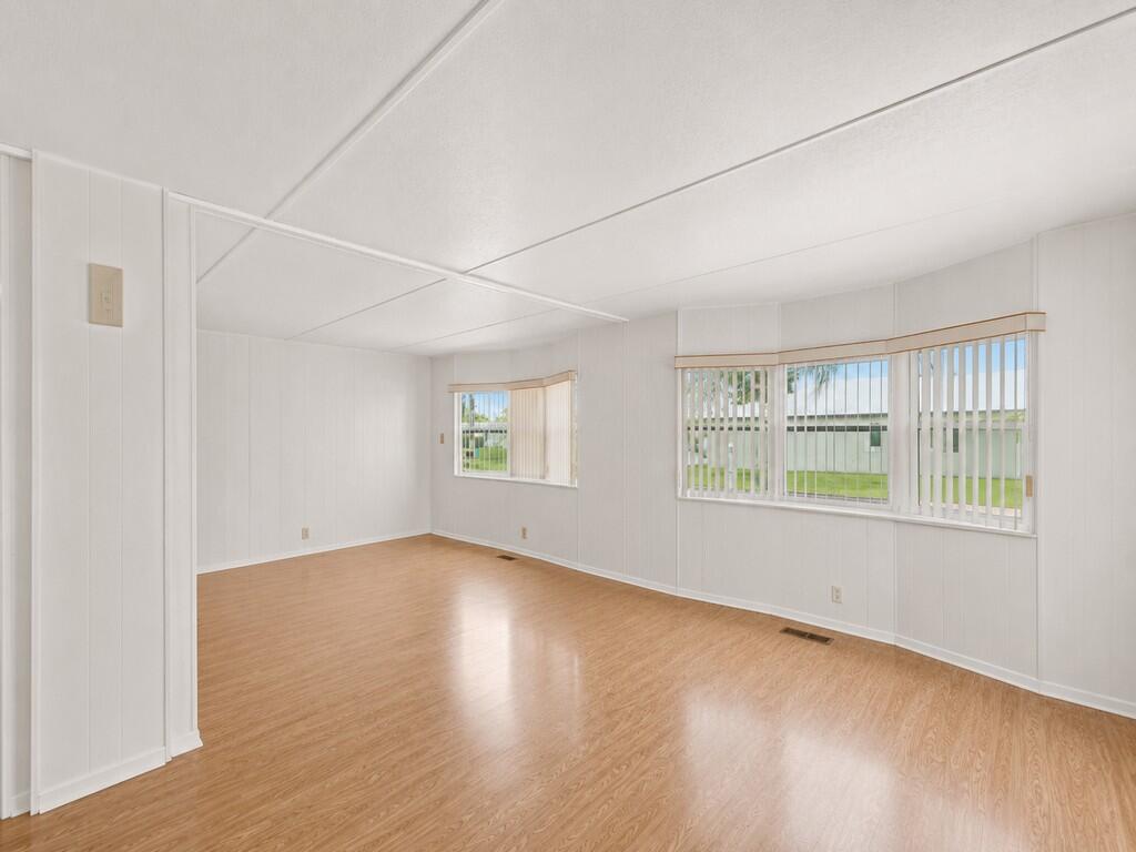 14 Golf Drive Property Photo 21