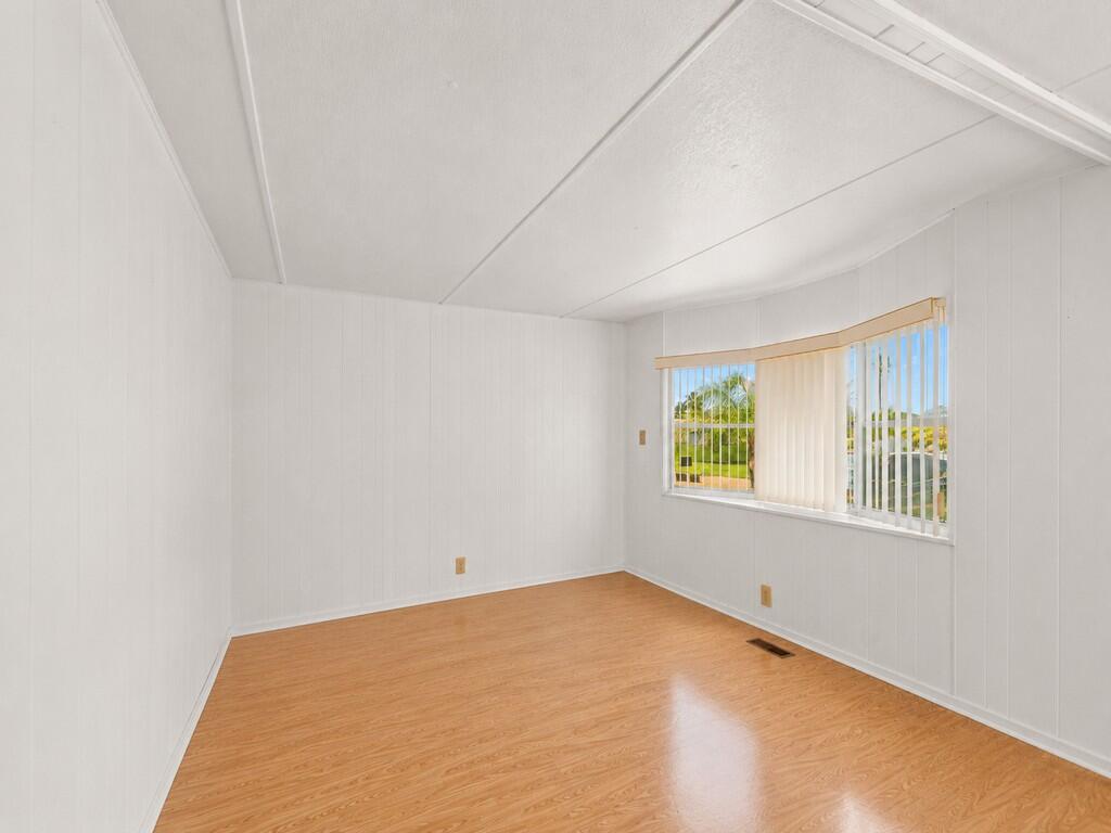14 Golf Drive Property Photo 27