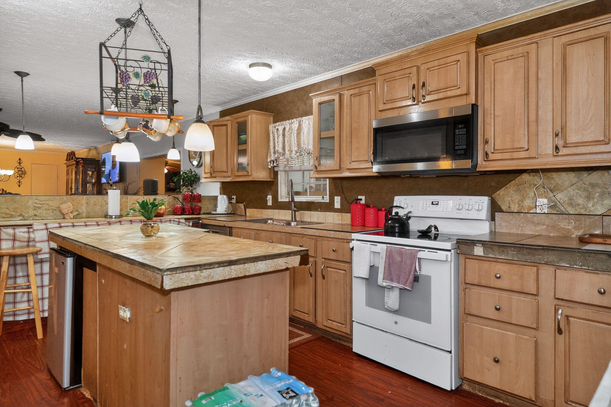 7638 Sundown Creek Road Property Photo 15