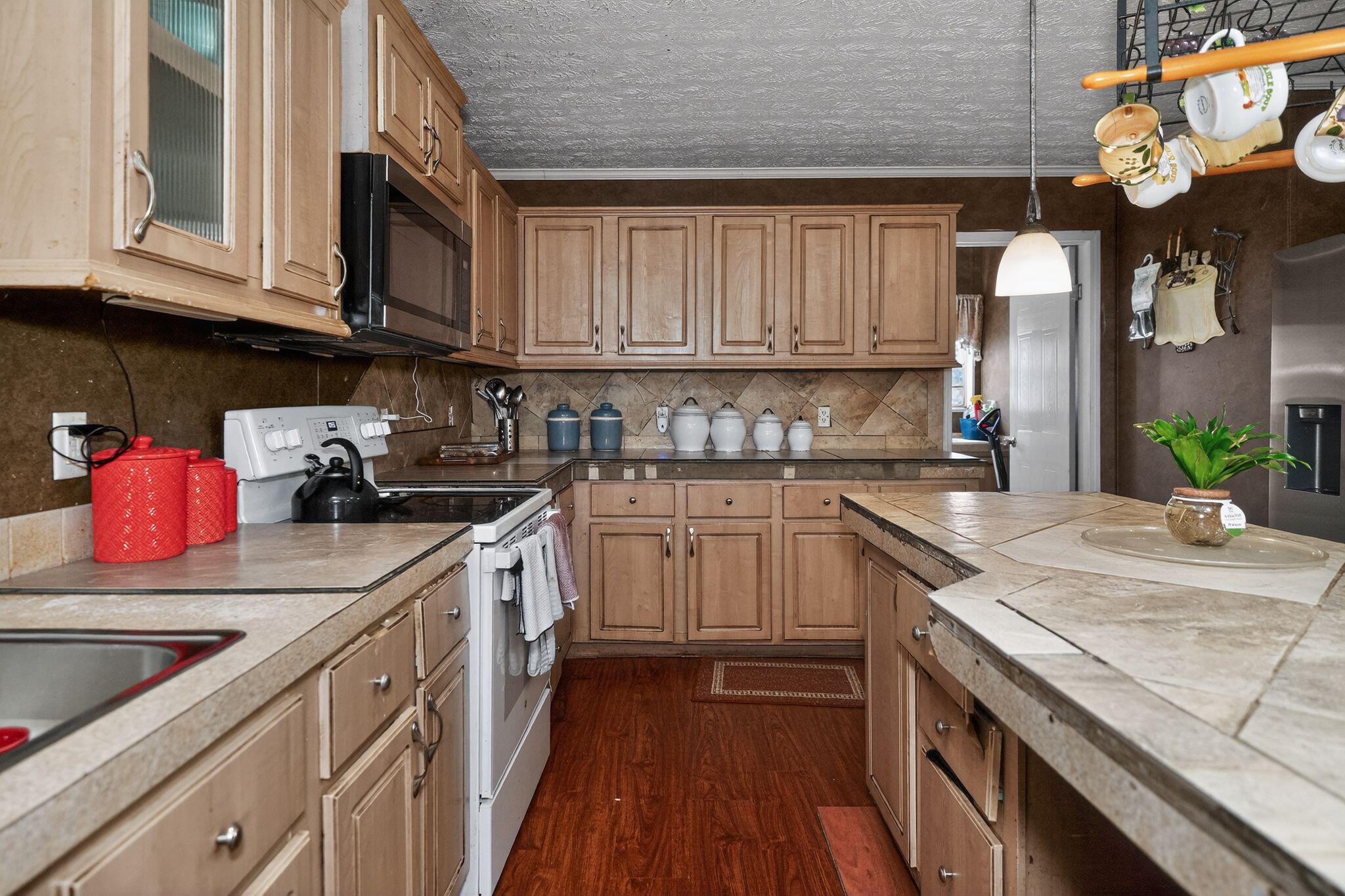 7638 Sundown Creek Road Property Photo 17