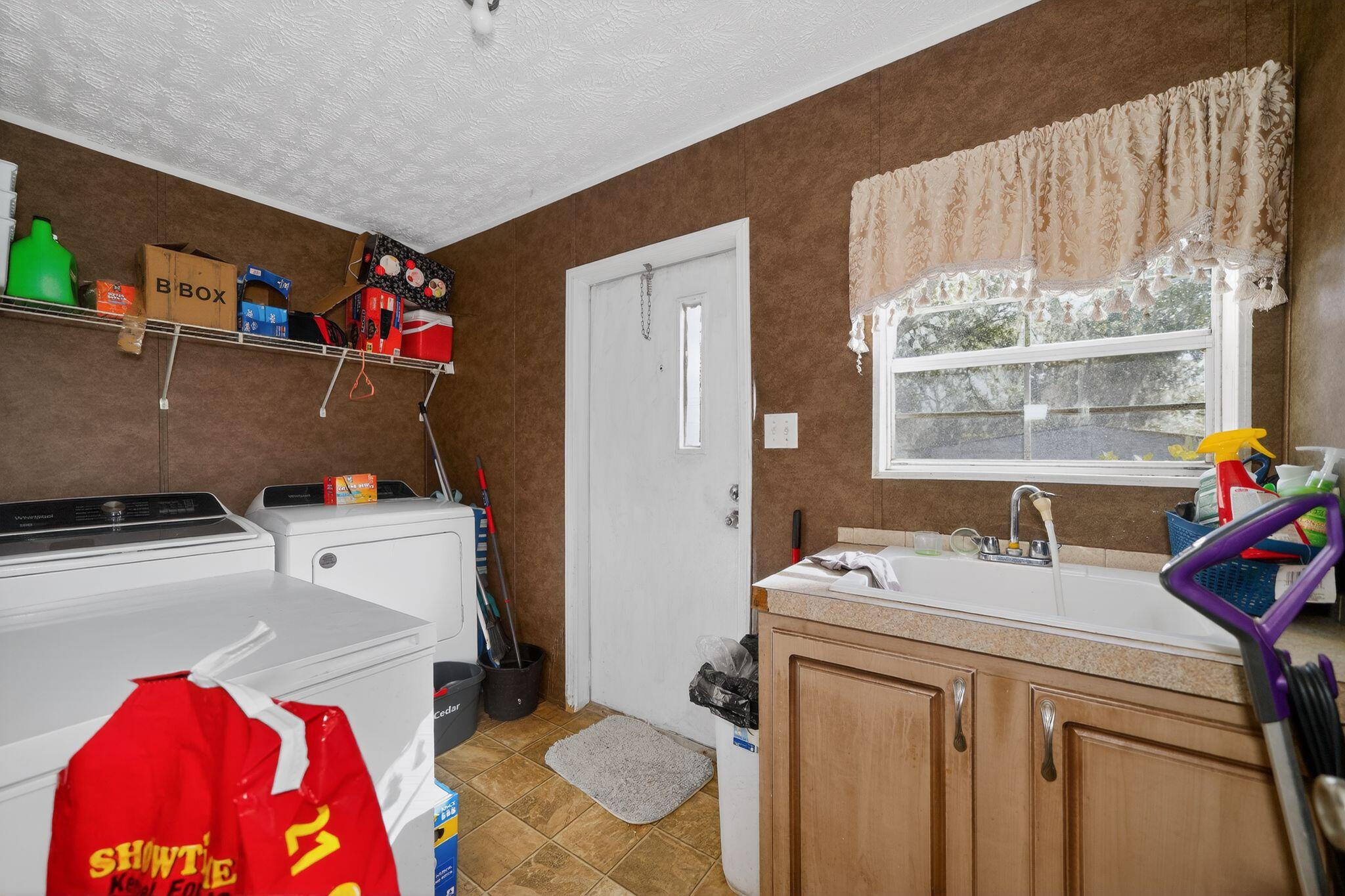 7638 Sundown Creek Road Property Photo 27
