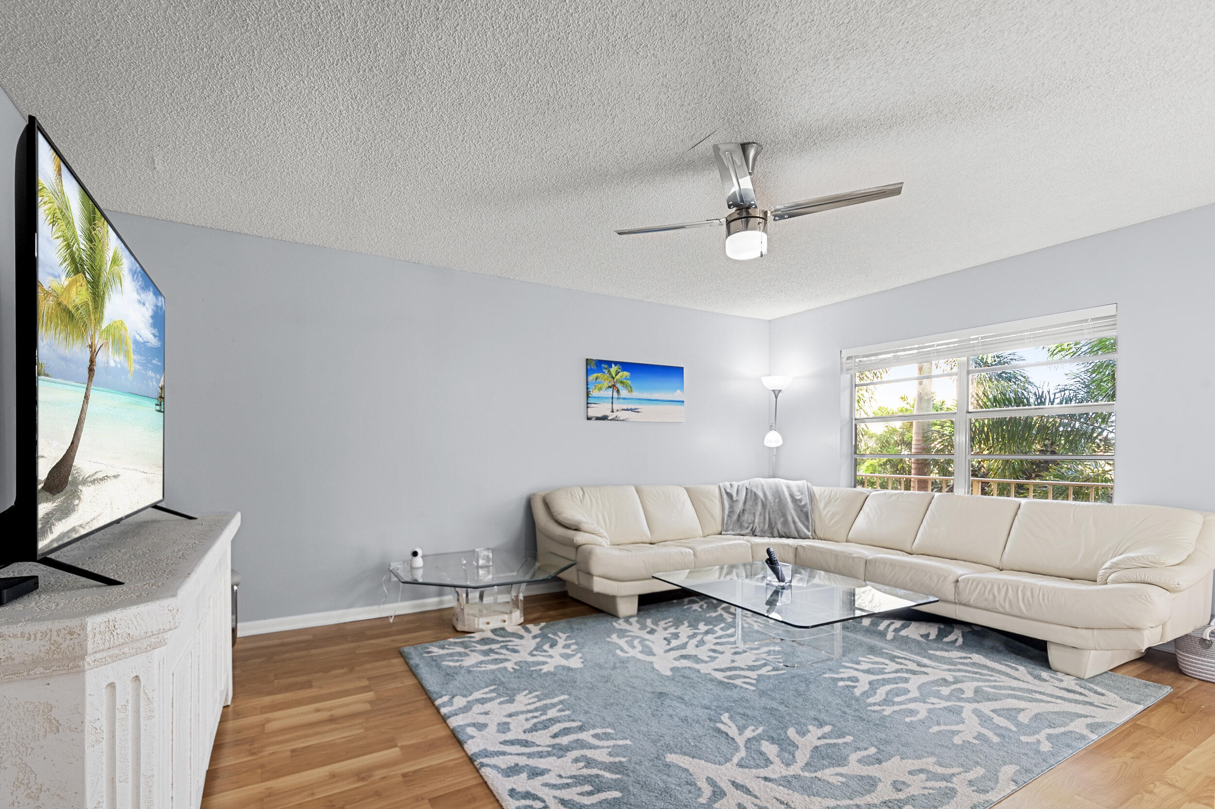605 Flanders M Property Photo 4