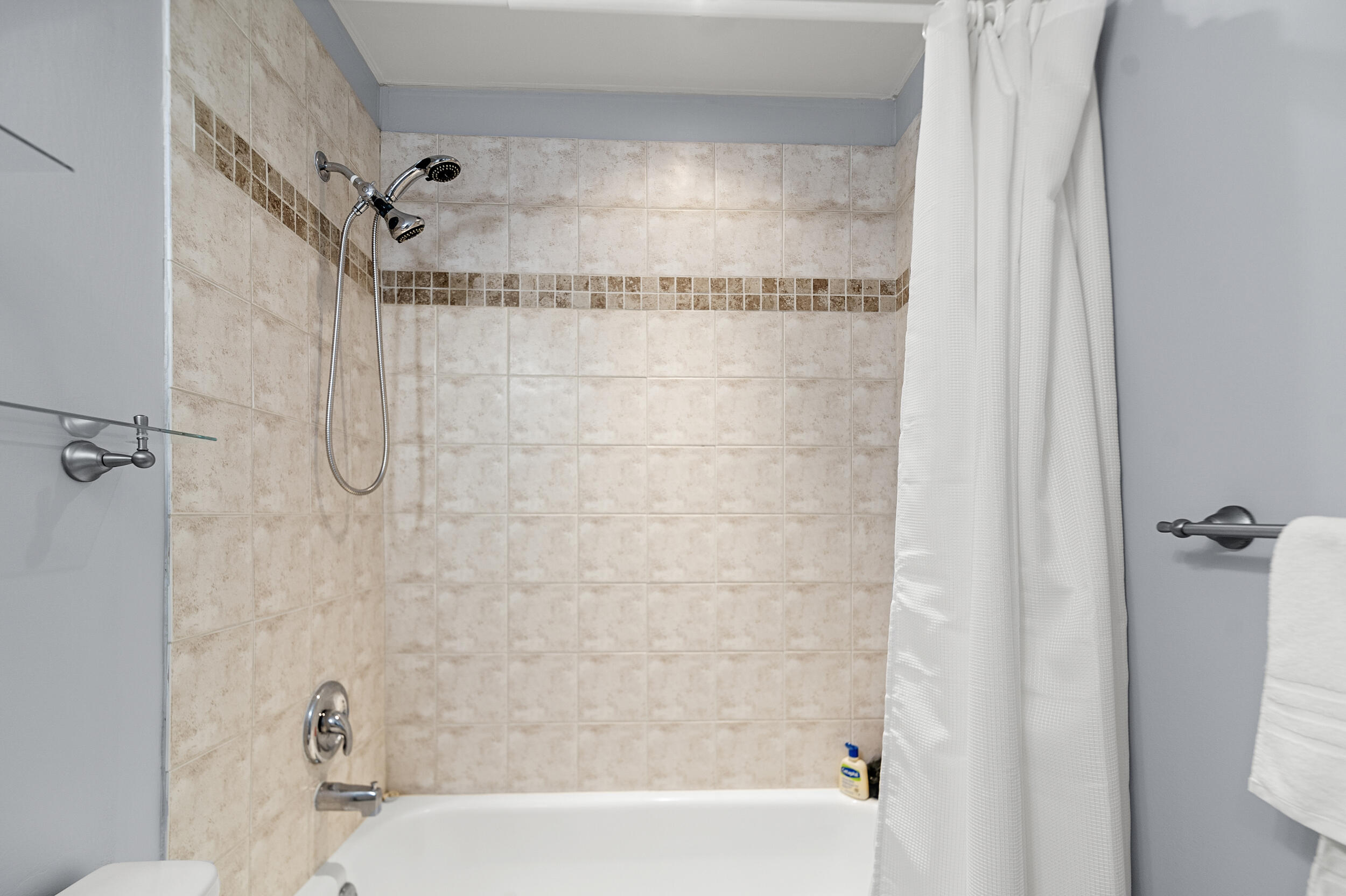 605 Flanders M Property Photo 11