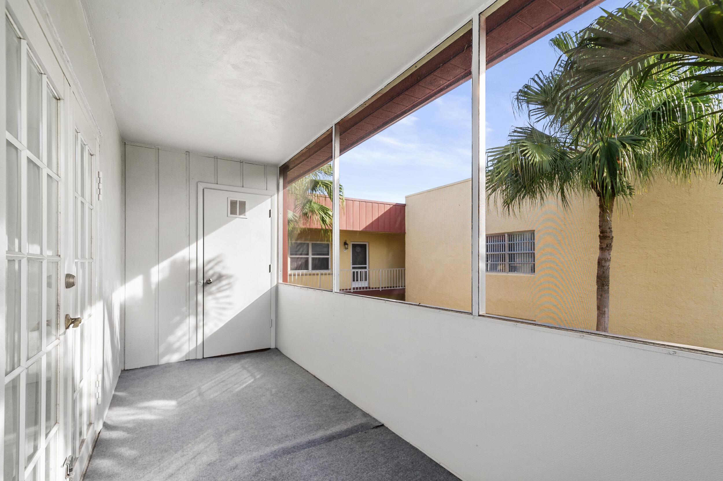 605 Flanders M Property Photo 20