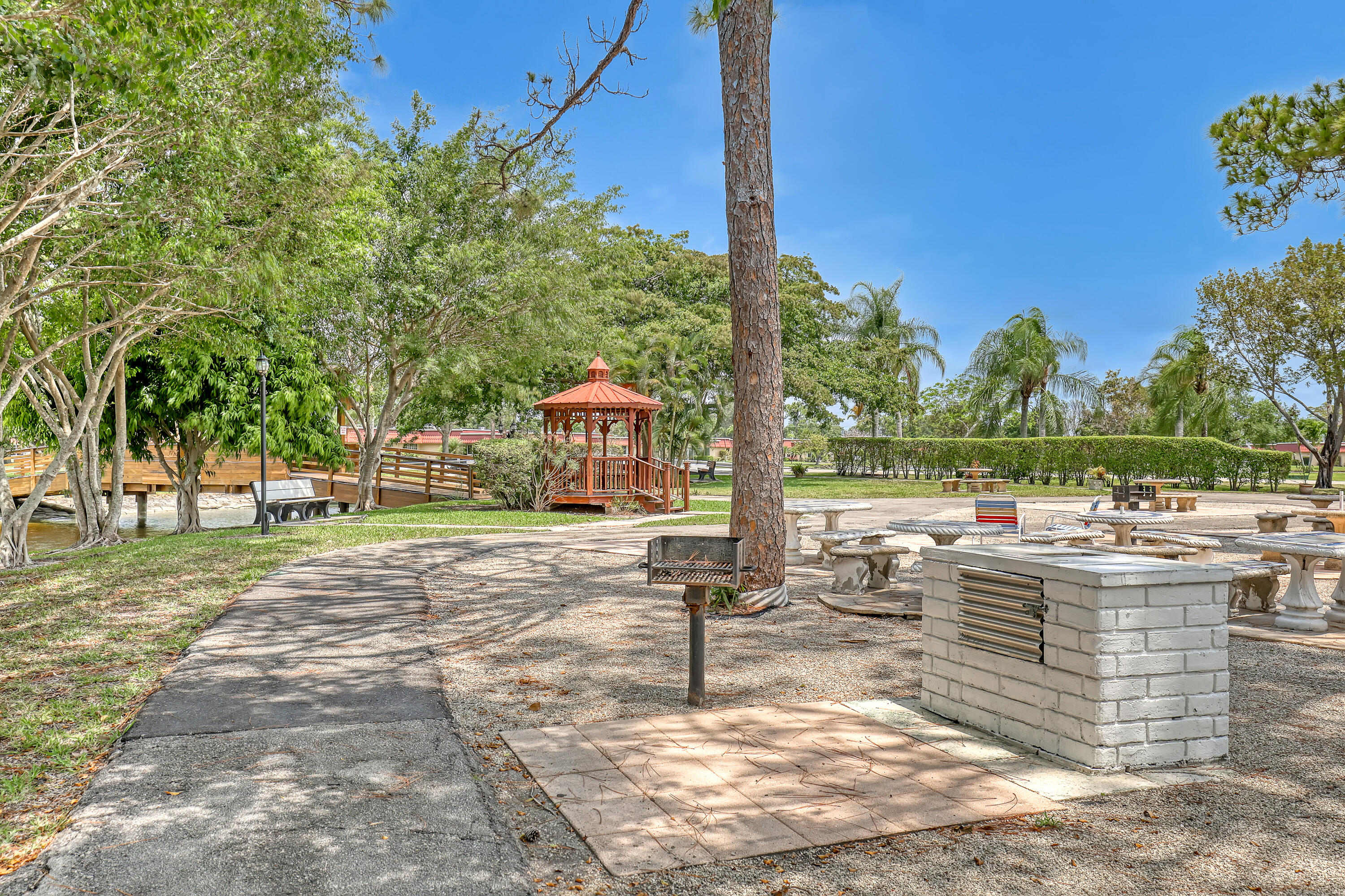 553 Covered Bridge Boulevard Property Photo 38