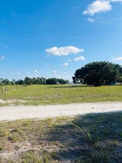 7621 17th Place Property Photo 1