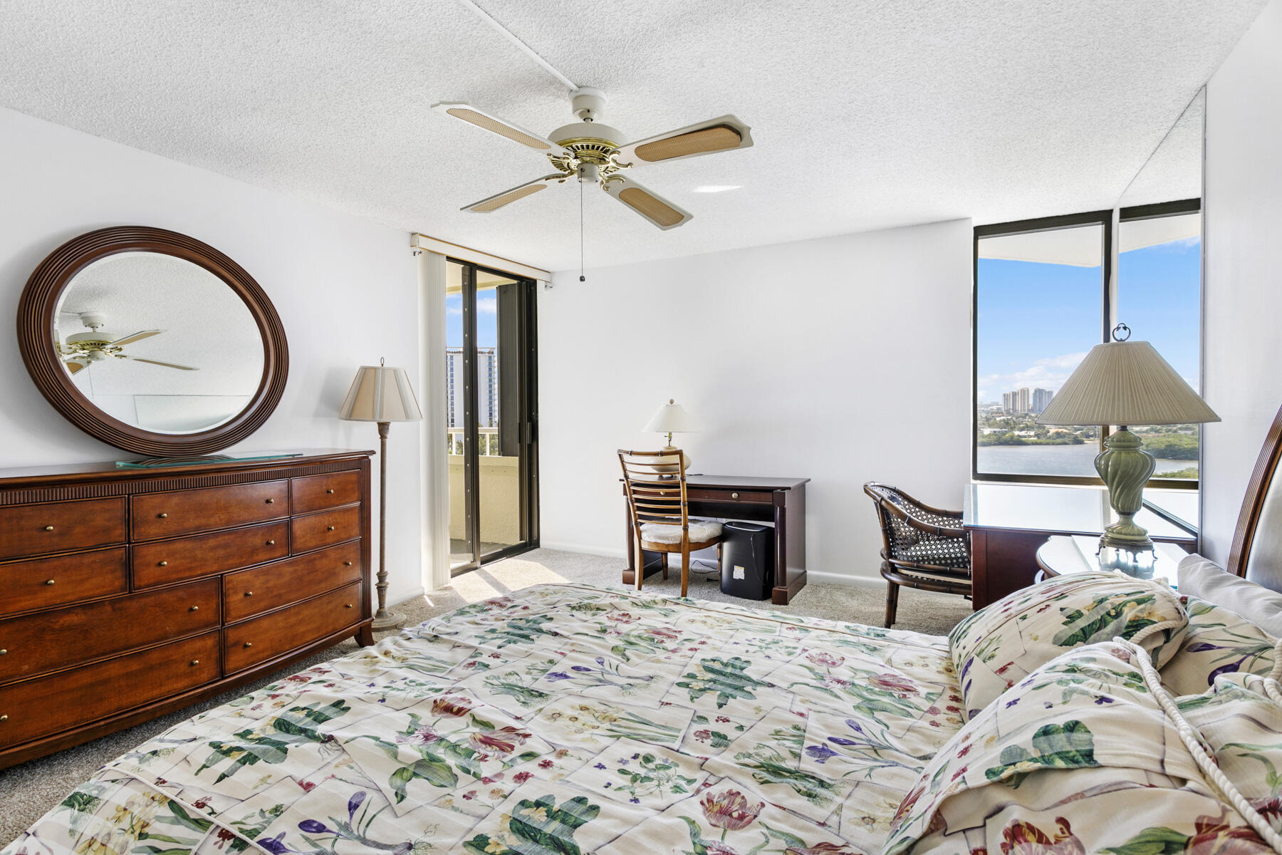 5080 N Ocean Drive 9d Property Photo 23