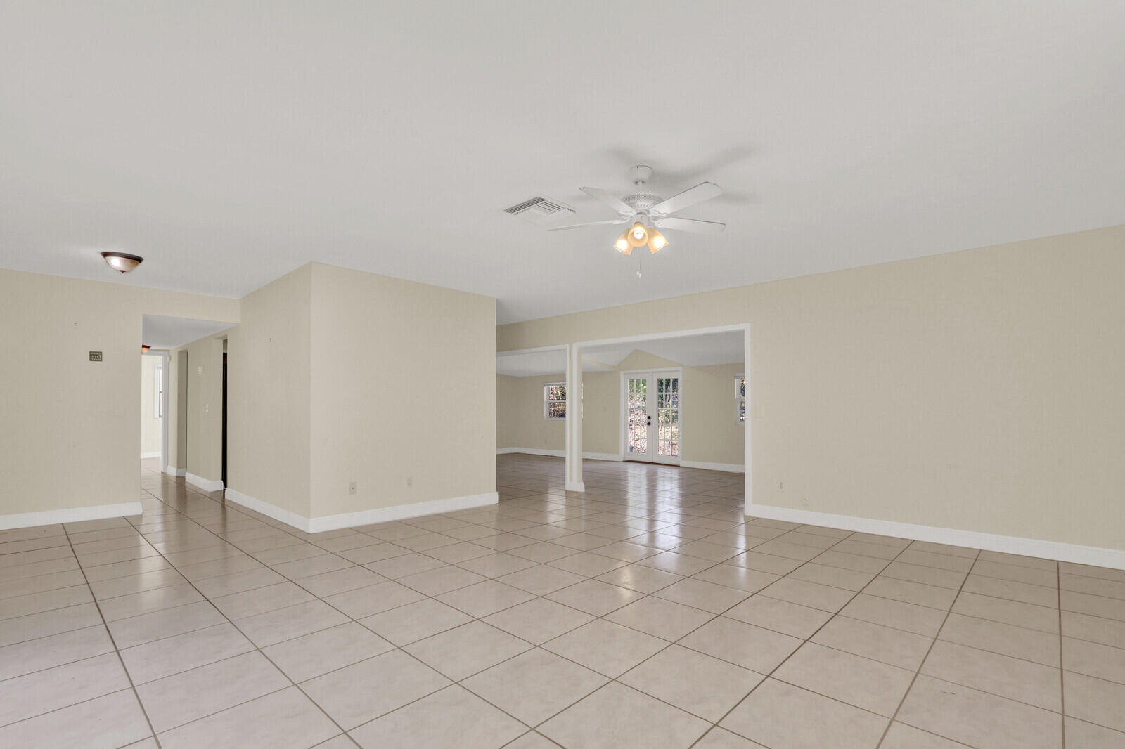 8074 Se River Lane Property Photo 8