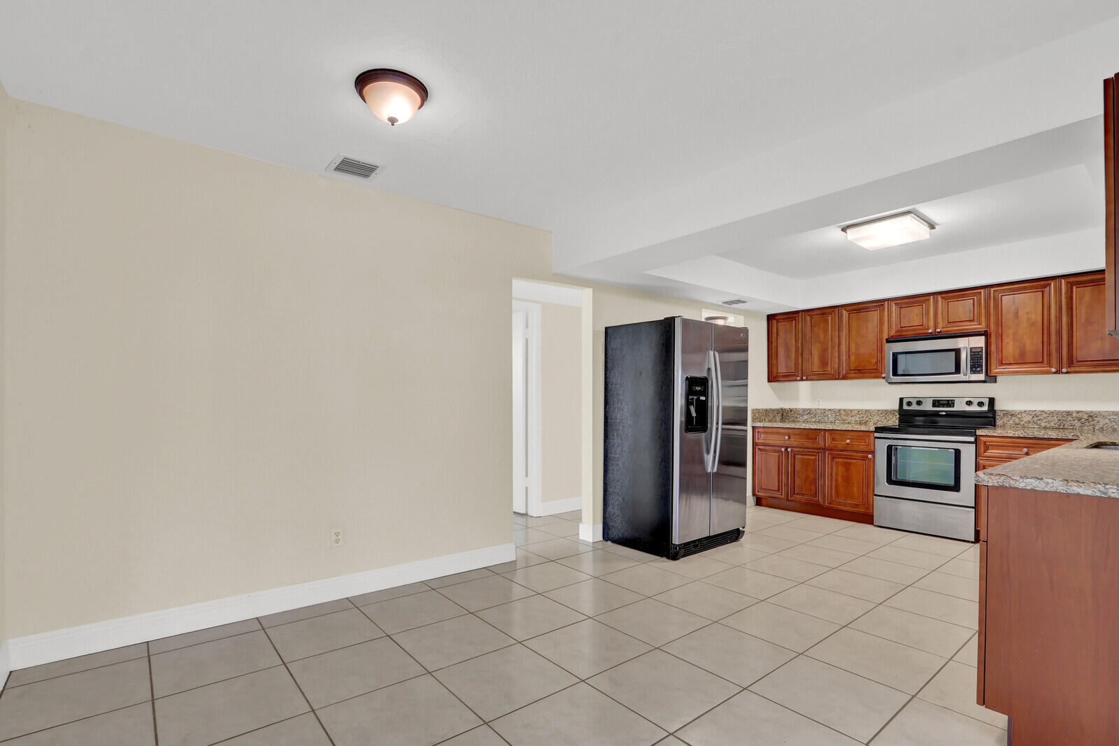 8074 Se River Lane Property Photo 15