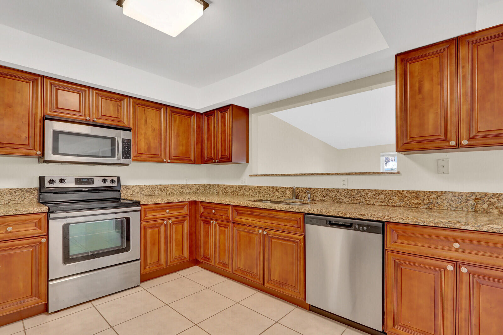 8074 Se River Lane Property Photo 18