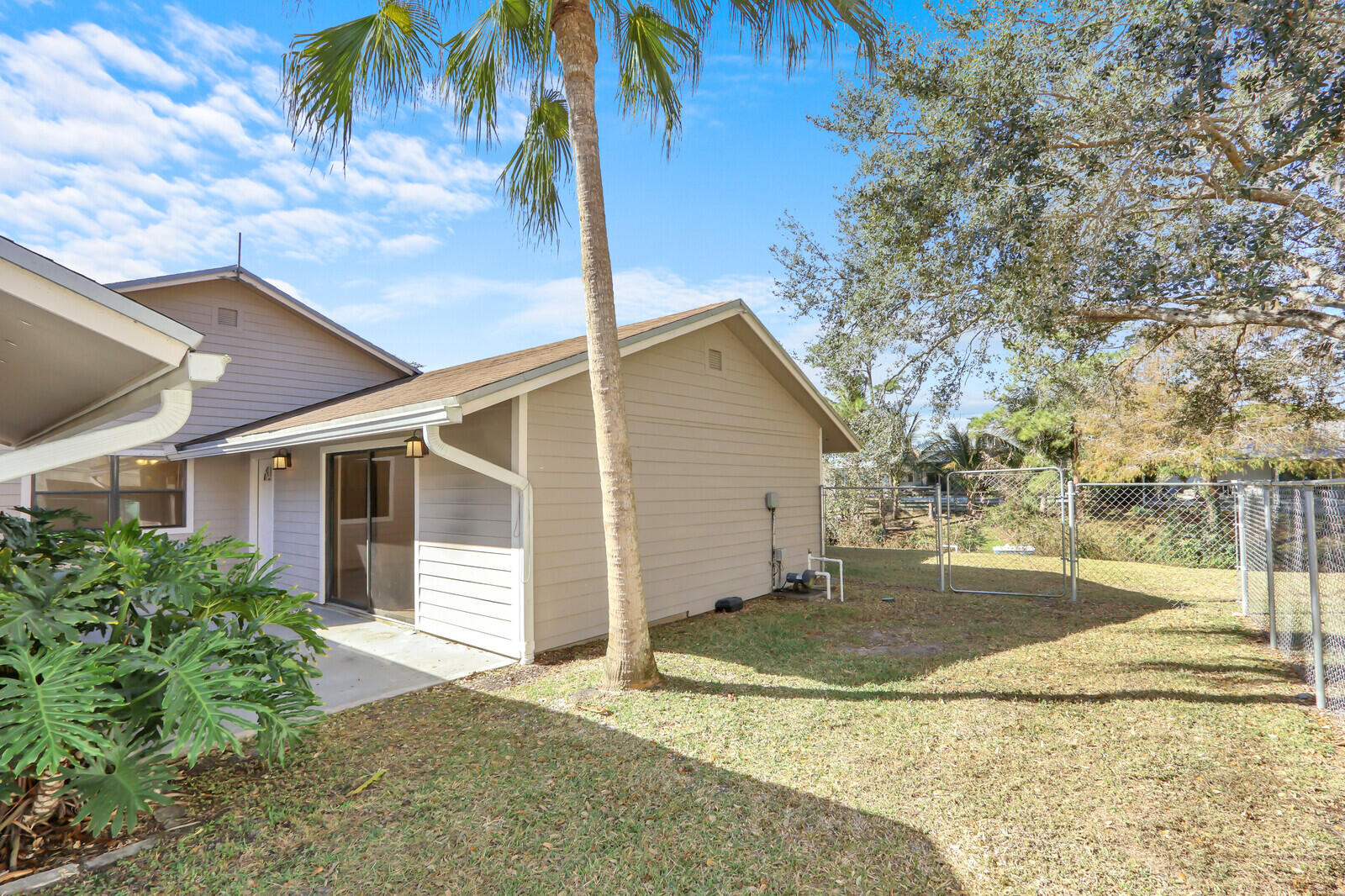 8074 Se River Lane Property Photo 38