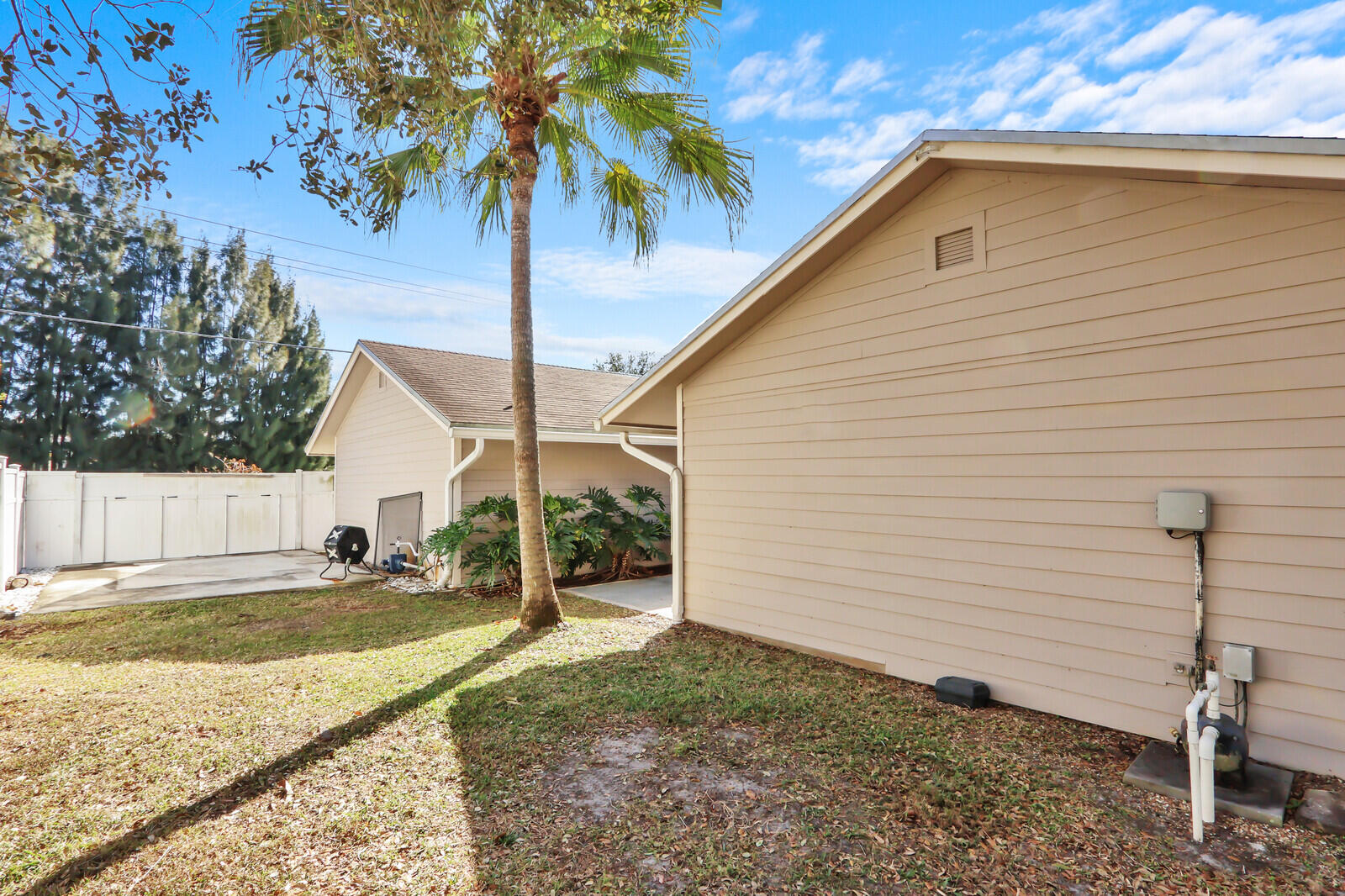 8074 Se River Lane Property Photo 39