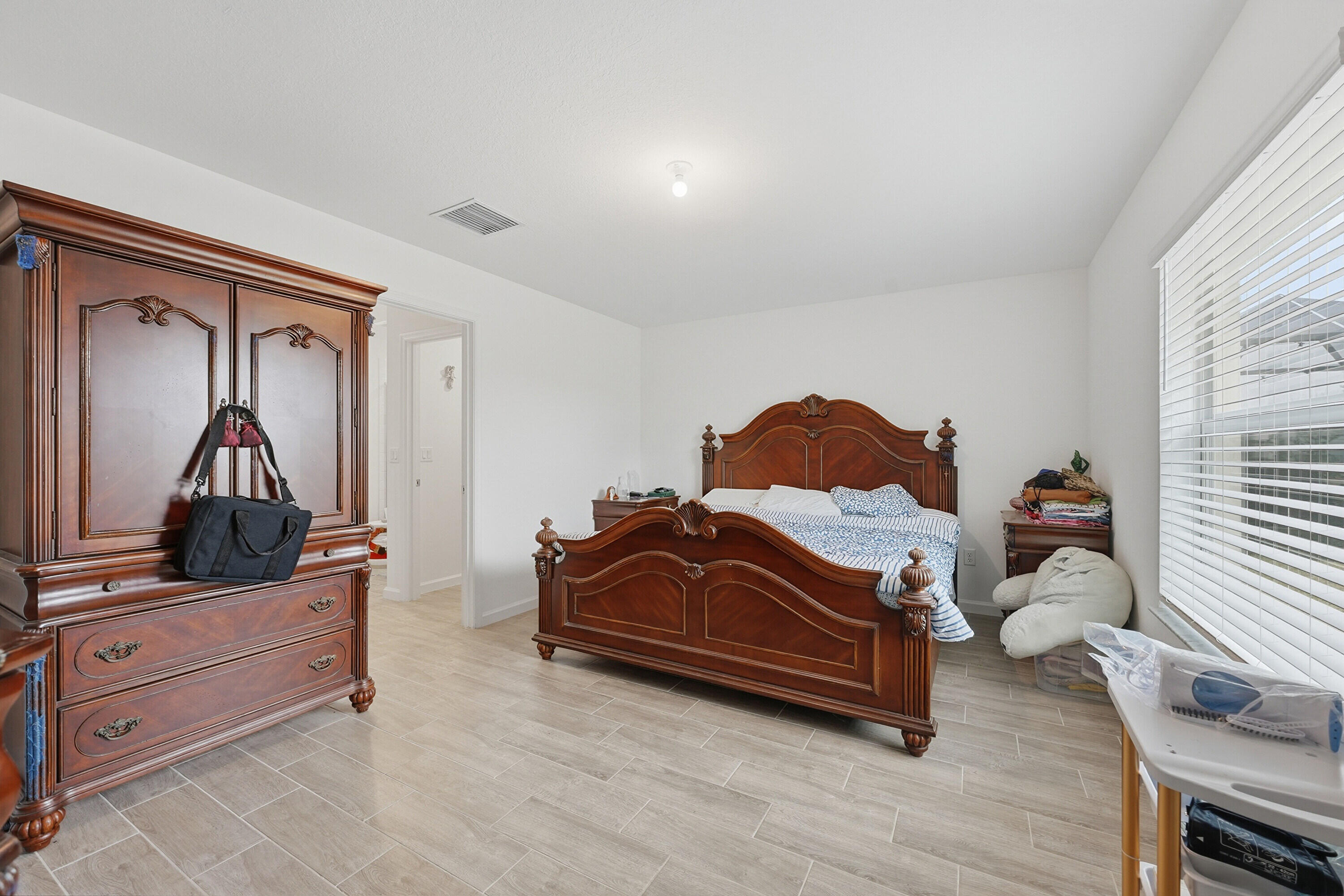6381 Nw Leafmore Lane Property Photo 11