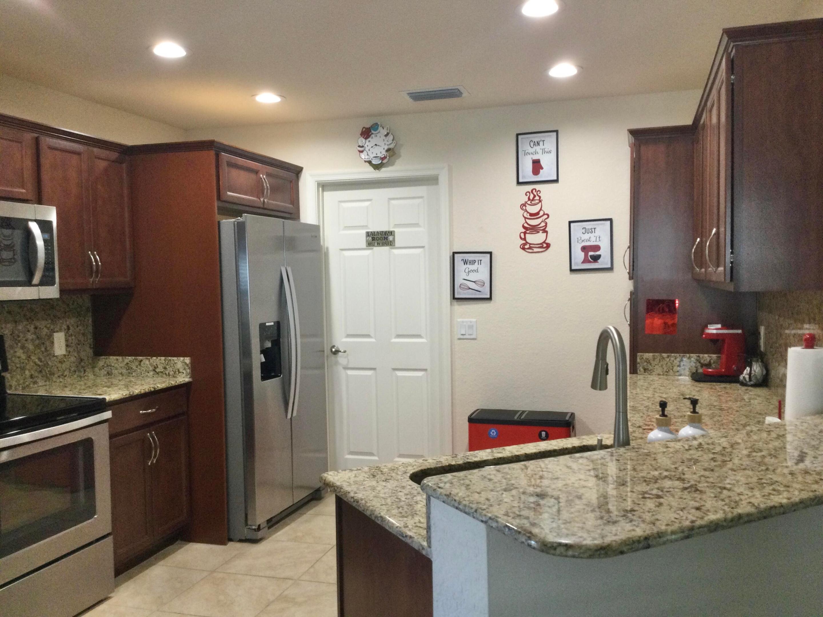 44 Mediterranean Boulevard N Property Photo 2