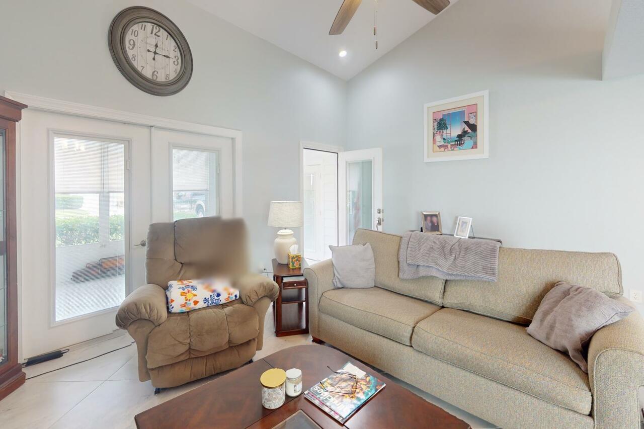 4079 Gator Trace Road Property Photo 4