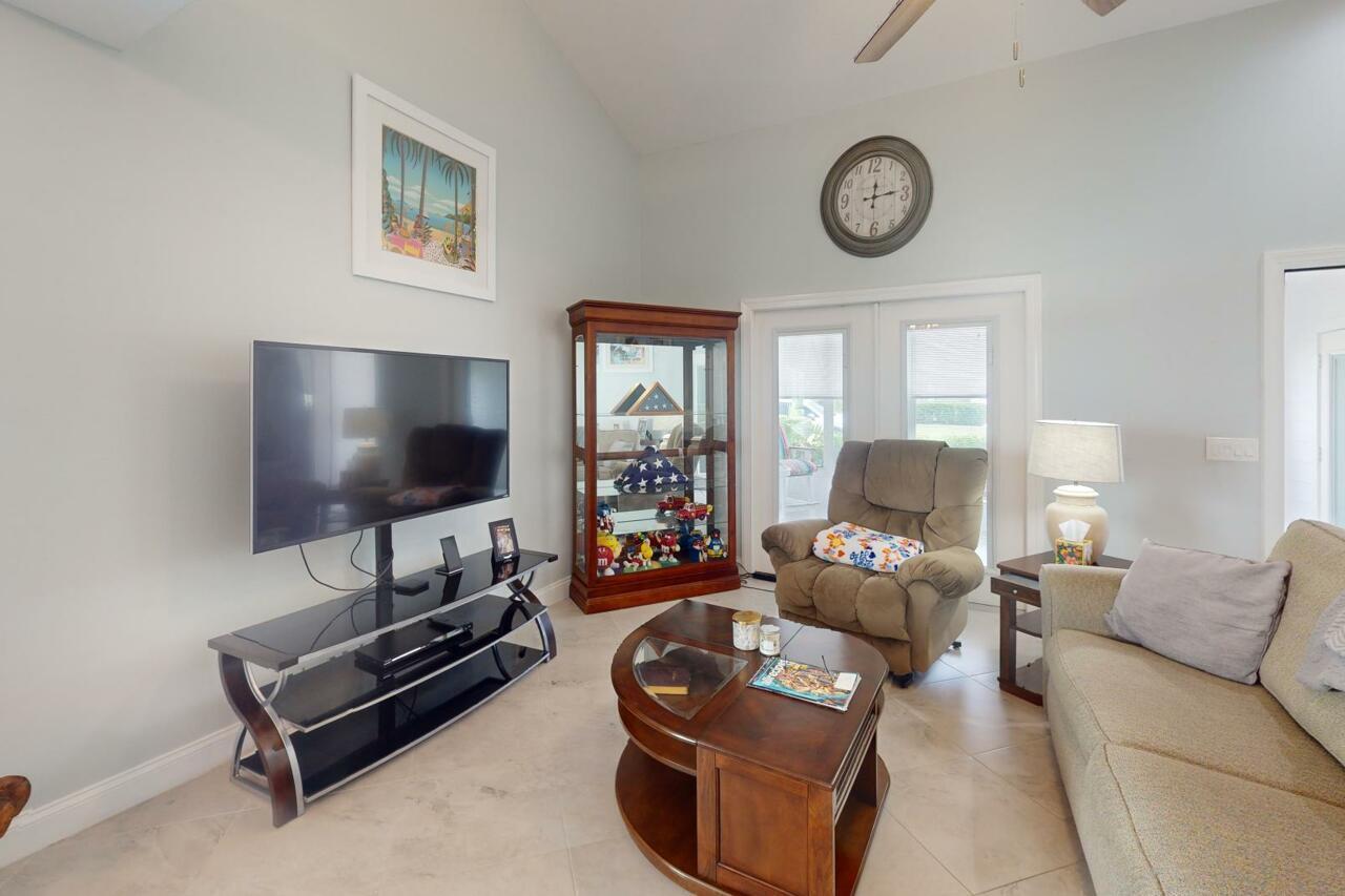 4079 Gator Trace Road Property Photo 5
