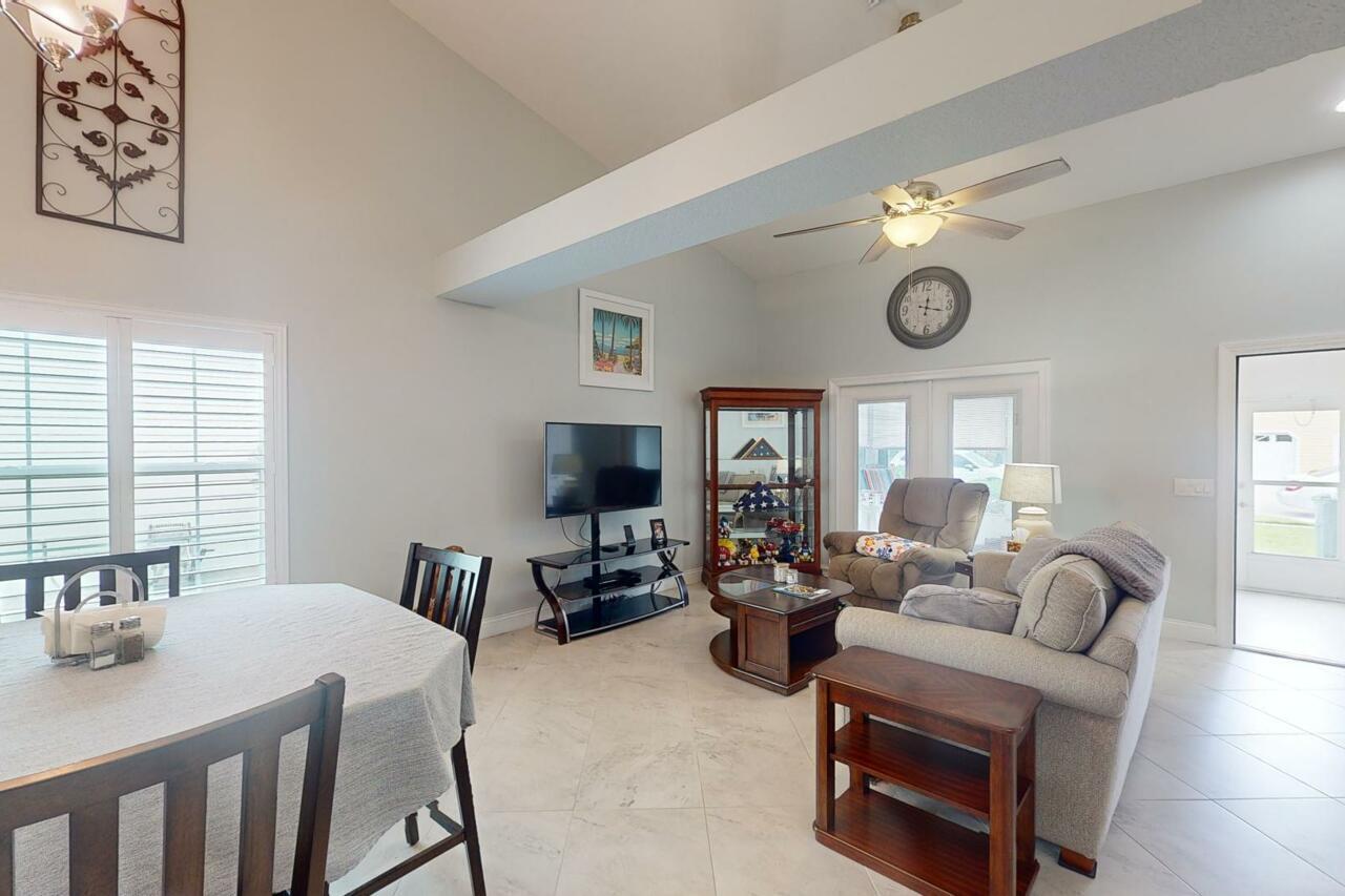 4079 Gator Trace Road Property Photo 6