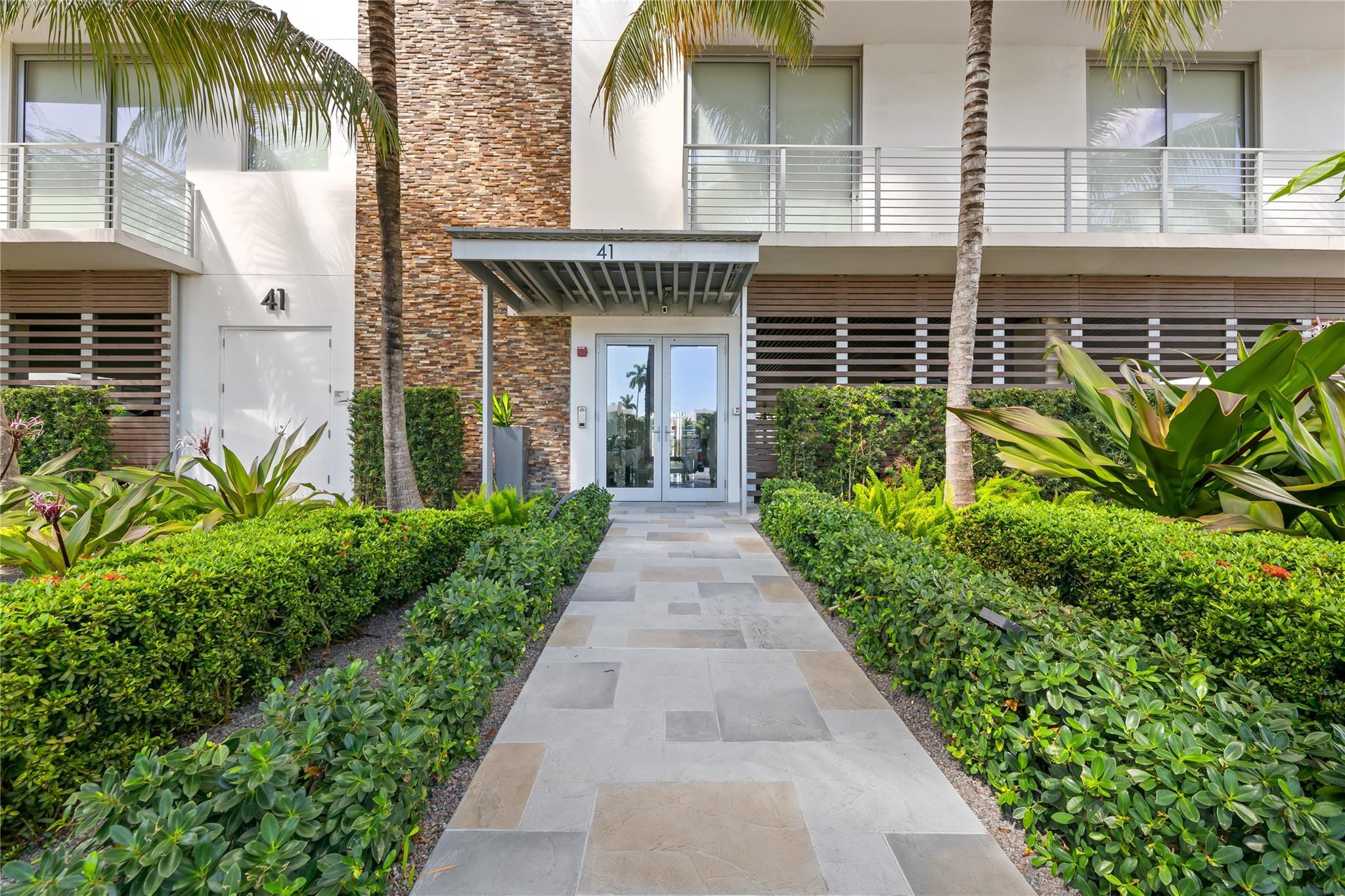 41 Isle Of Venice Drive Ph 502 Property Photo 3