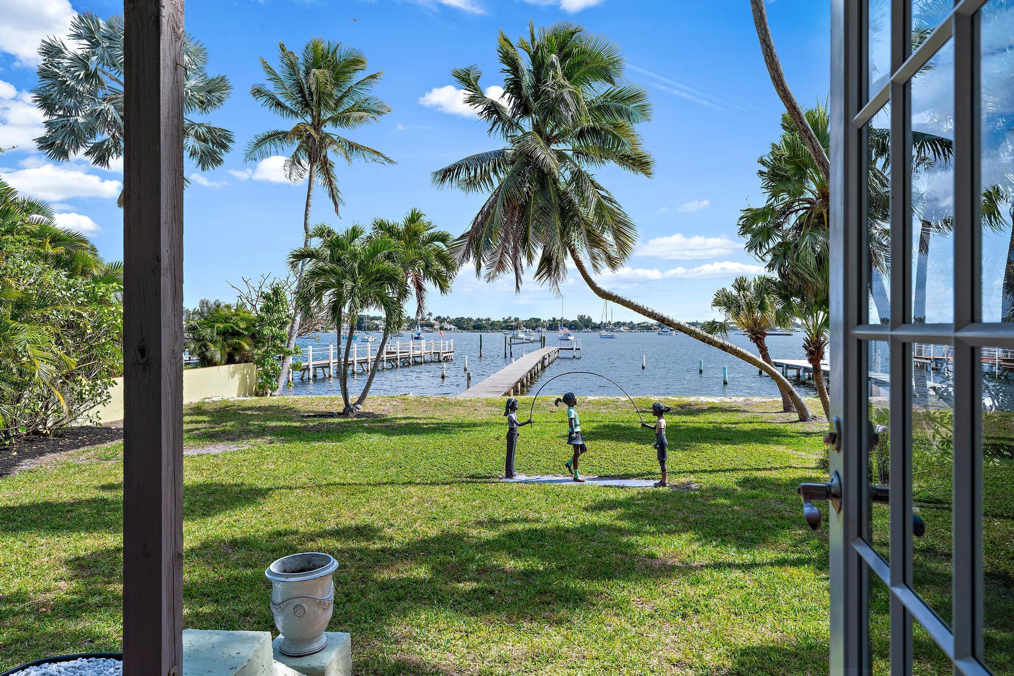 122 S Lake Drive Property Photo 1