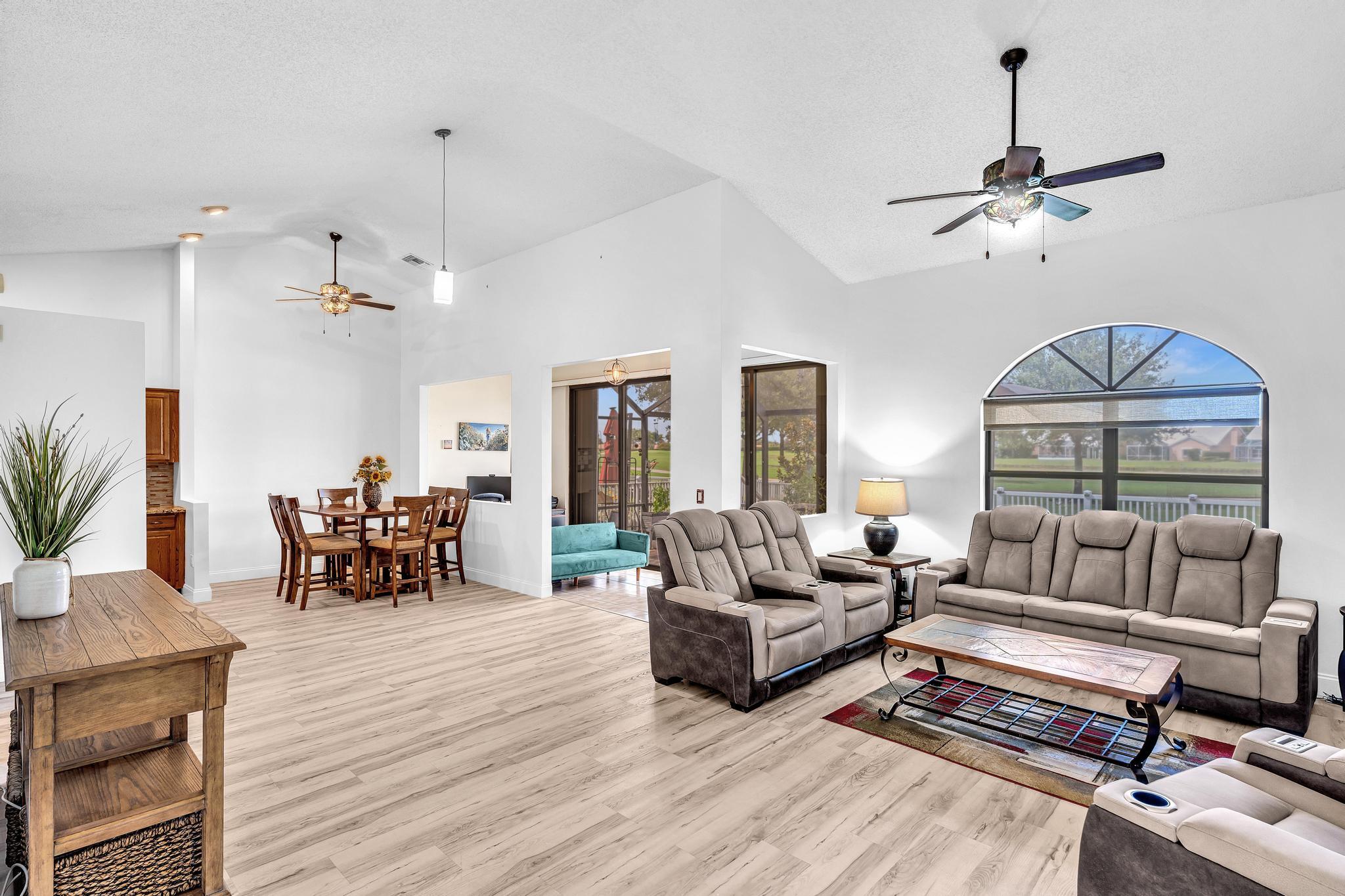 8099 Cassia Drive Property Photo 3