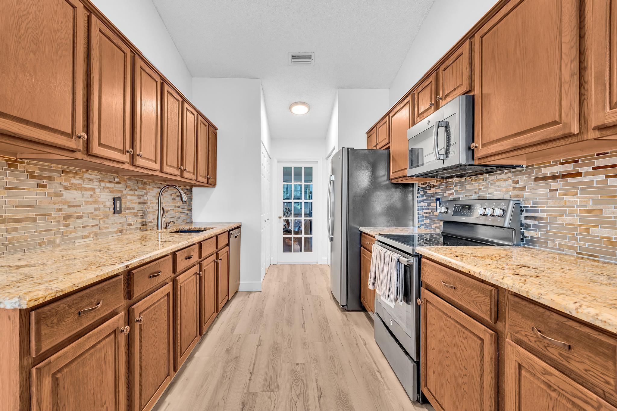 8099 Cassia Drive Property Photo 10