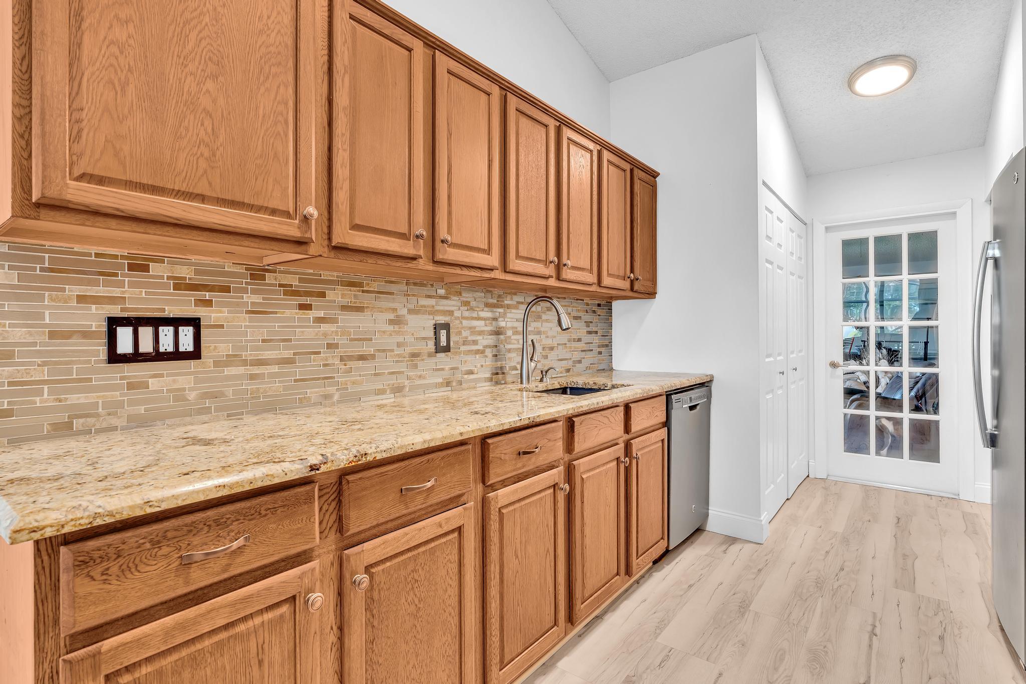 8099 Cassia Drive Property Photo 12