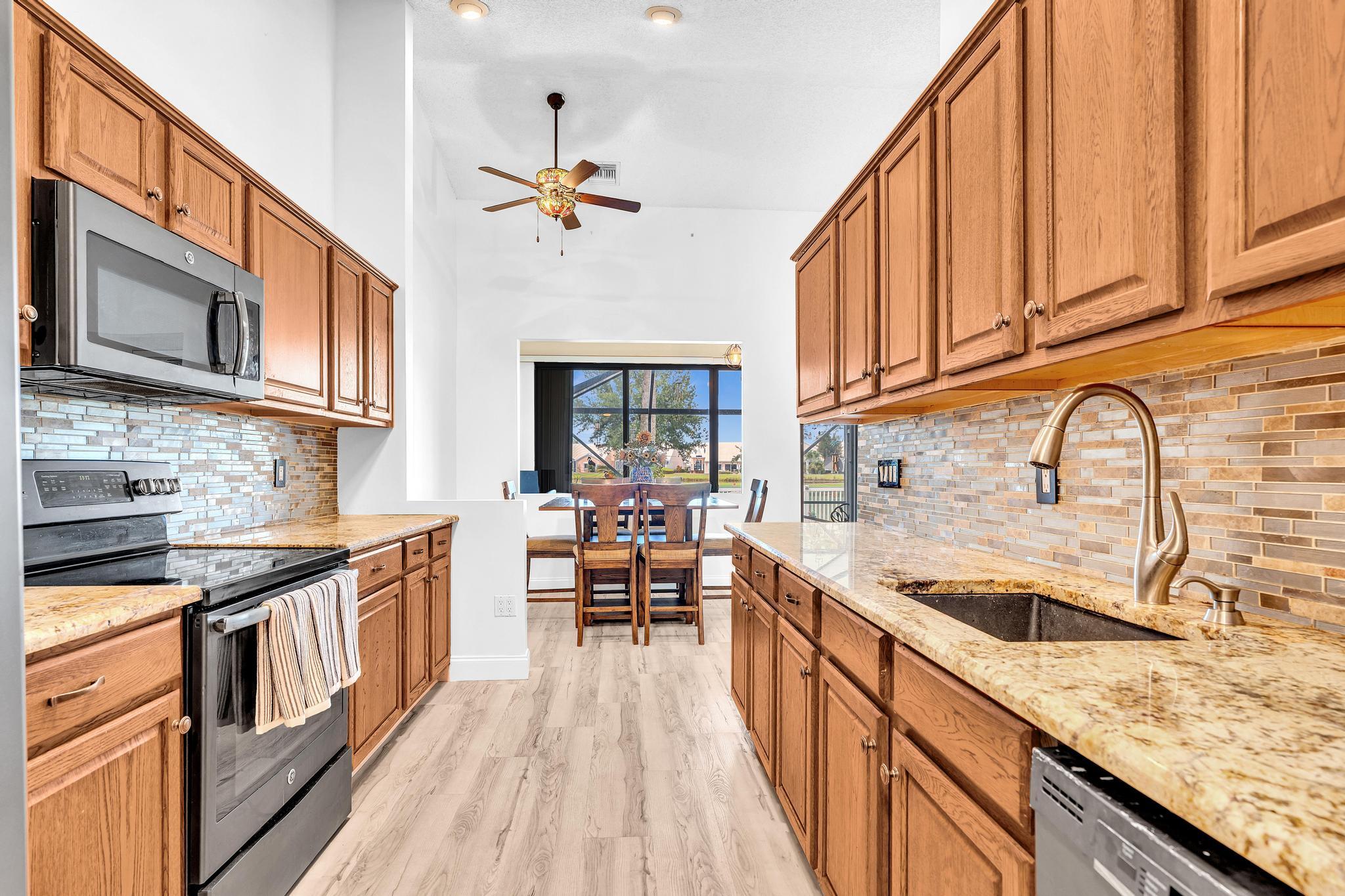 8099 Cassia Drive Property Photo 14