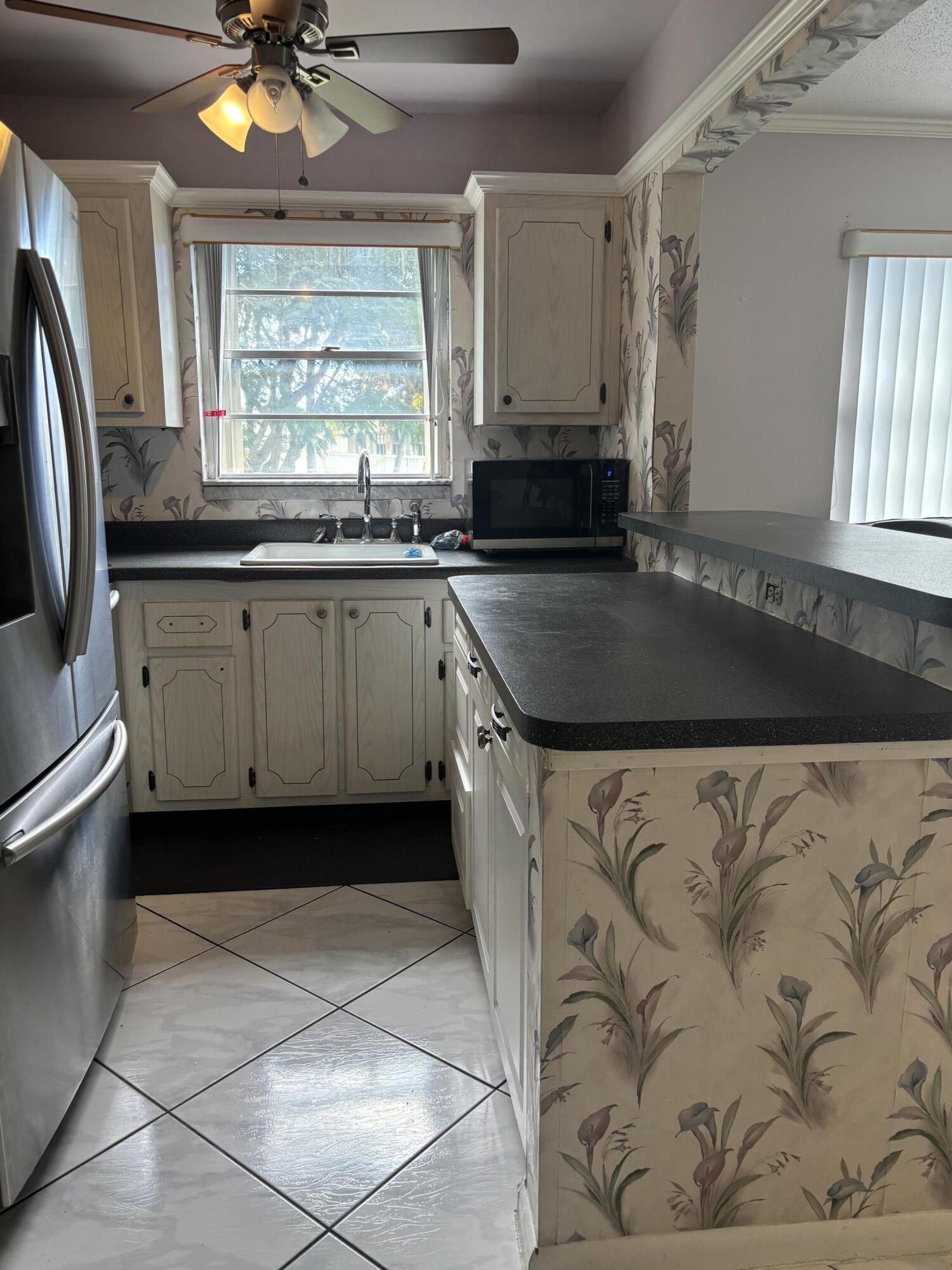 81 Windsor D Property Photo 10