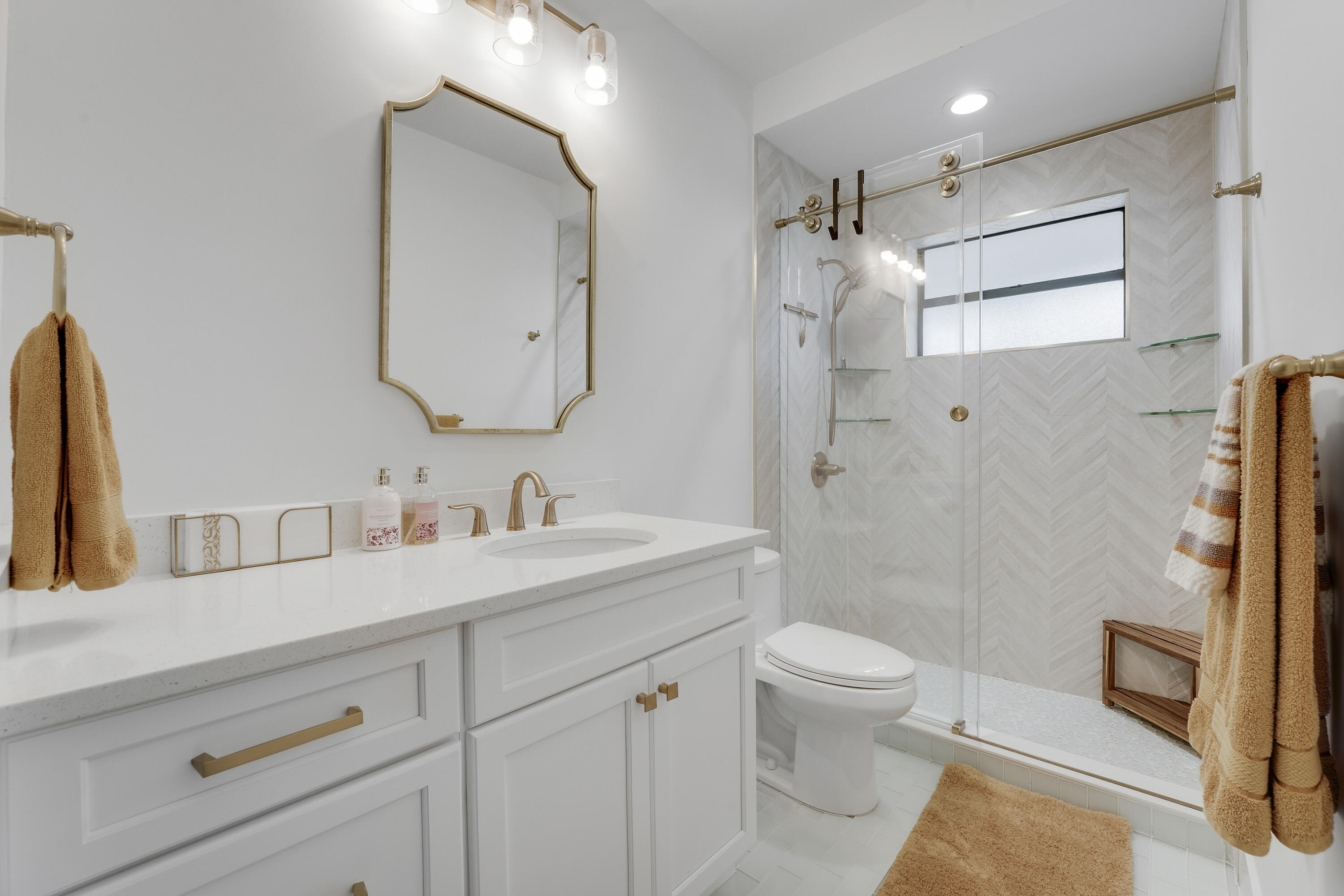 4290 Se Whiticar Way Property Photo 37