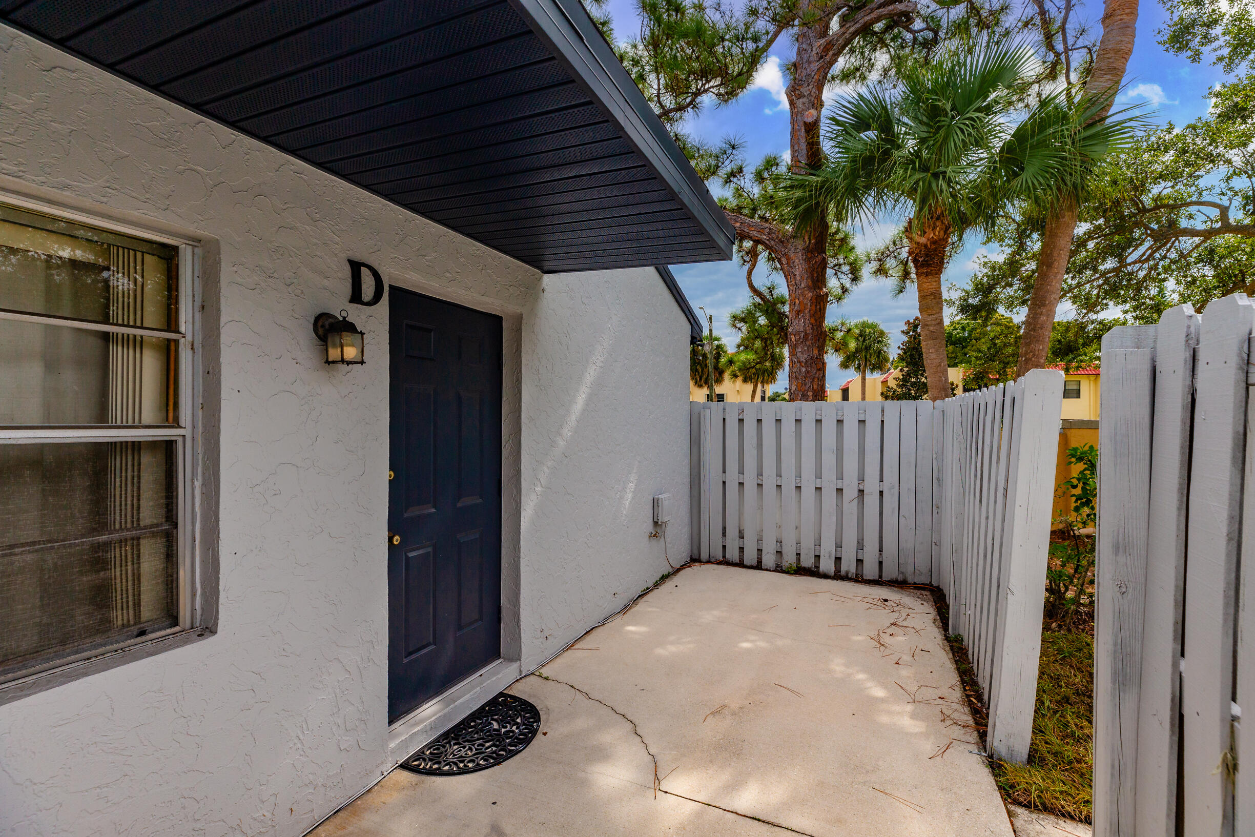2007 Oleander Boulevard Apt D Property Photo 8