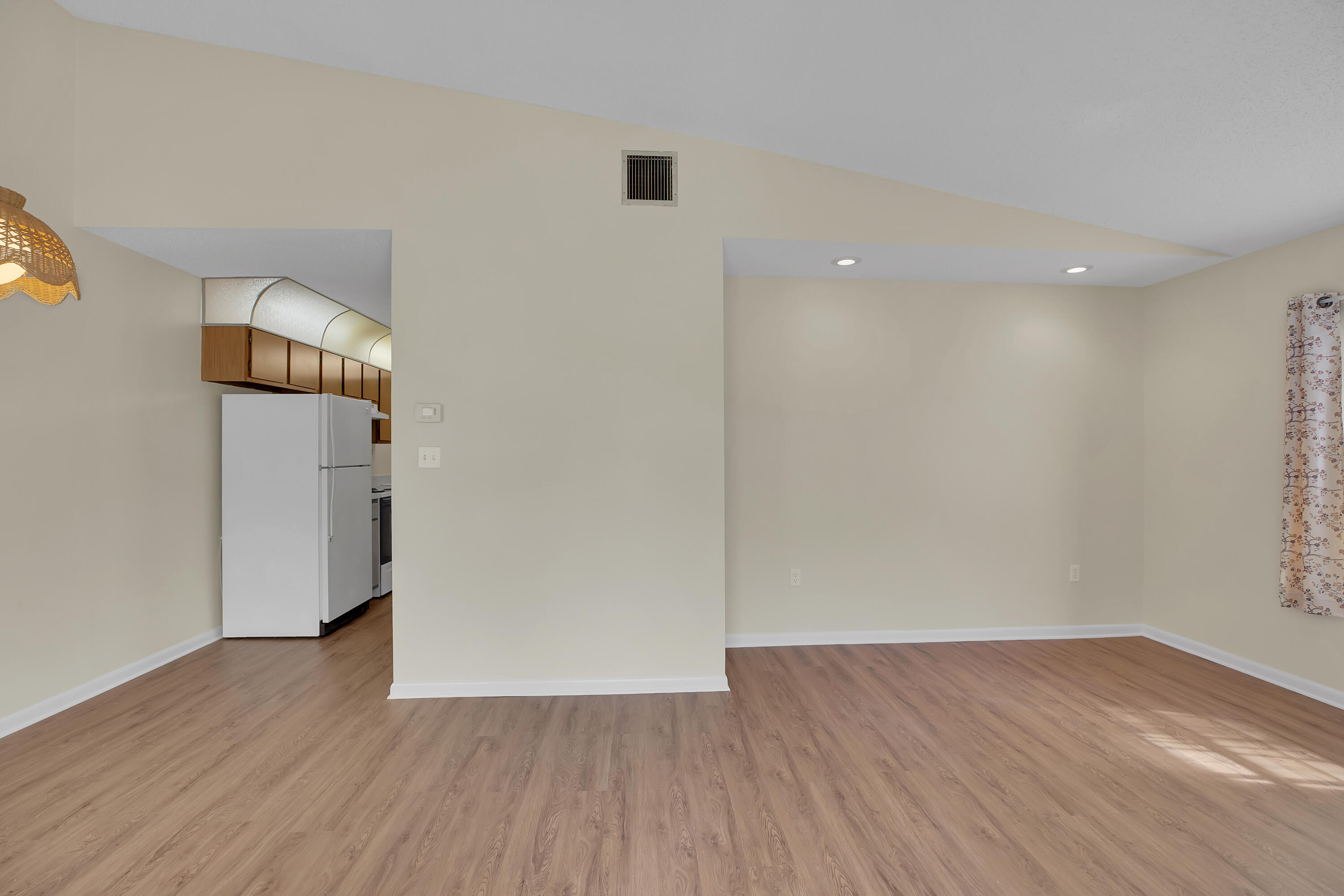 2007 Oleander Boulevard Apt D Property Photo 9