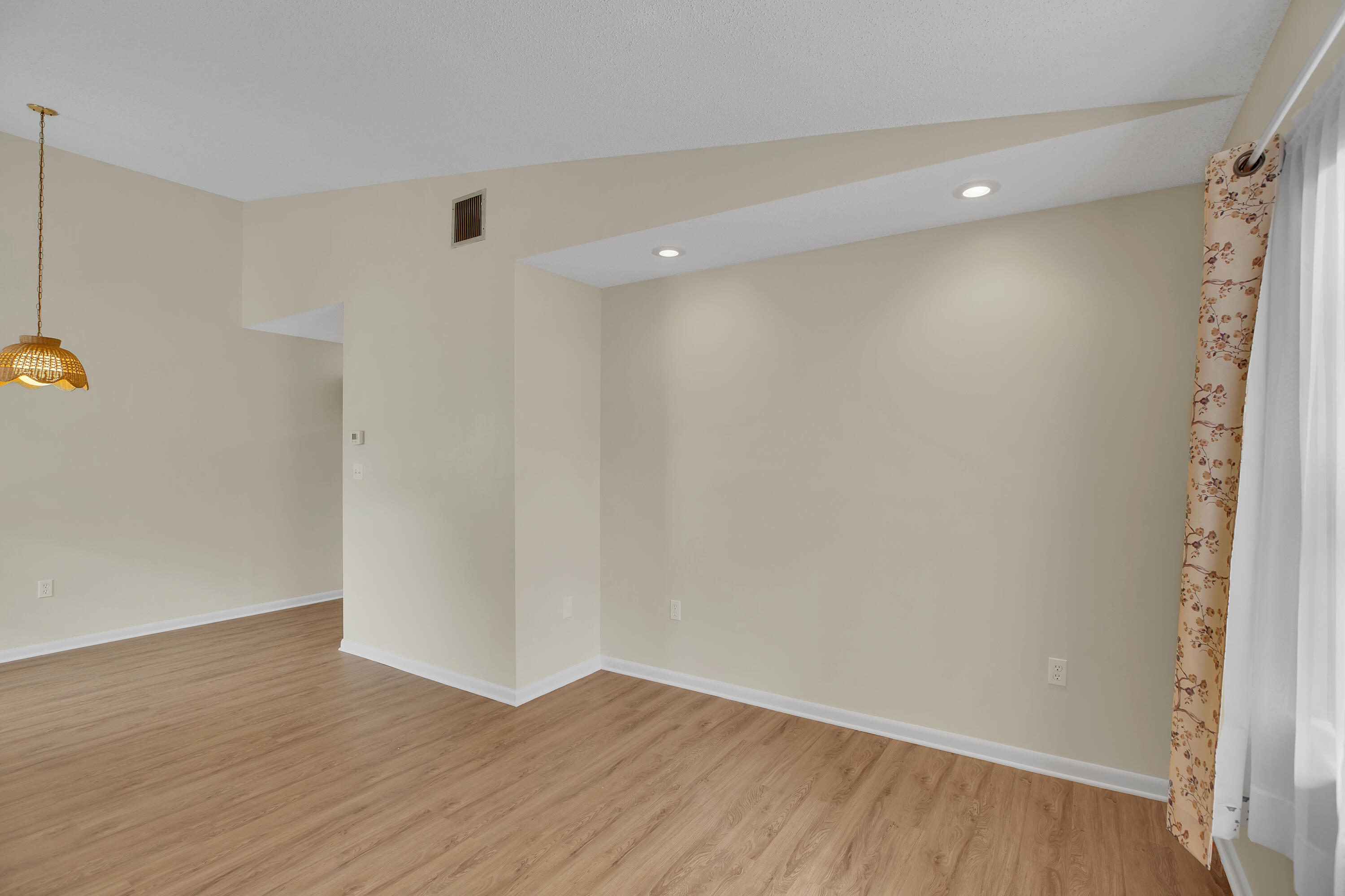 2007 Oleander Boulevard Apt D Property Photo 11