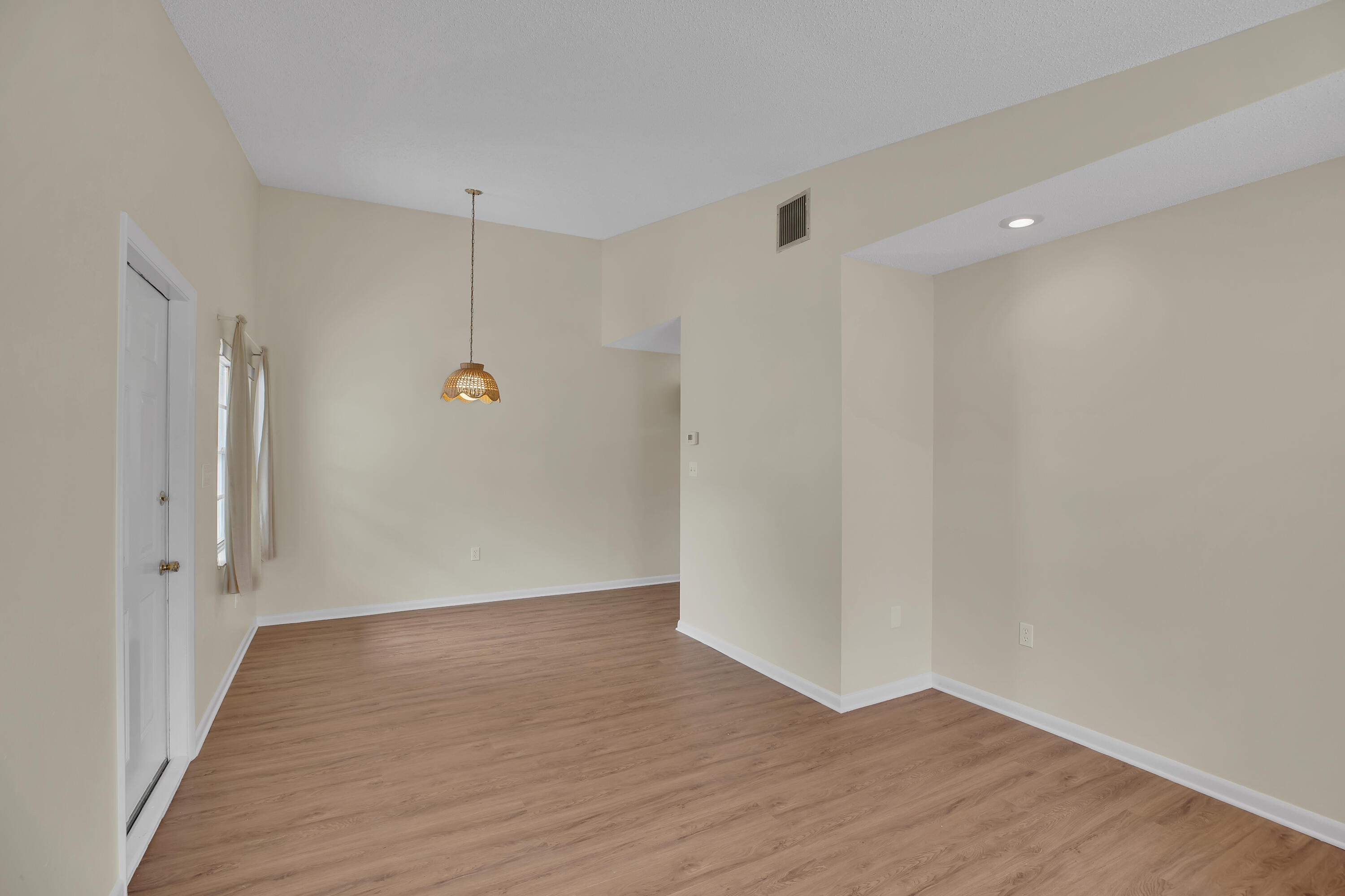 2007 Oleander Boulevard Apt D Property Photo 12