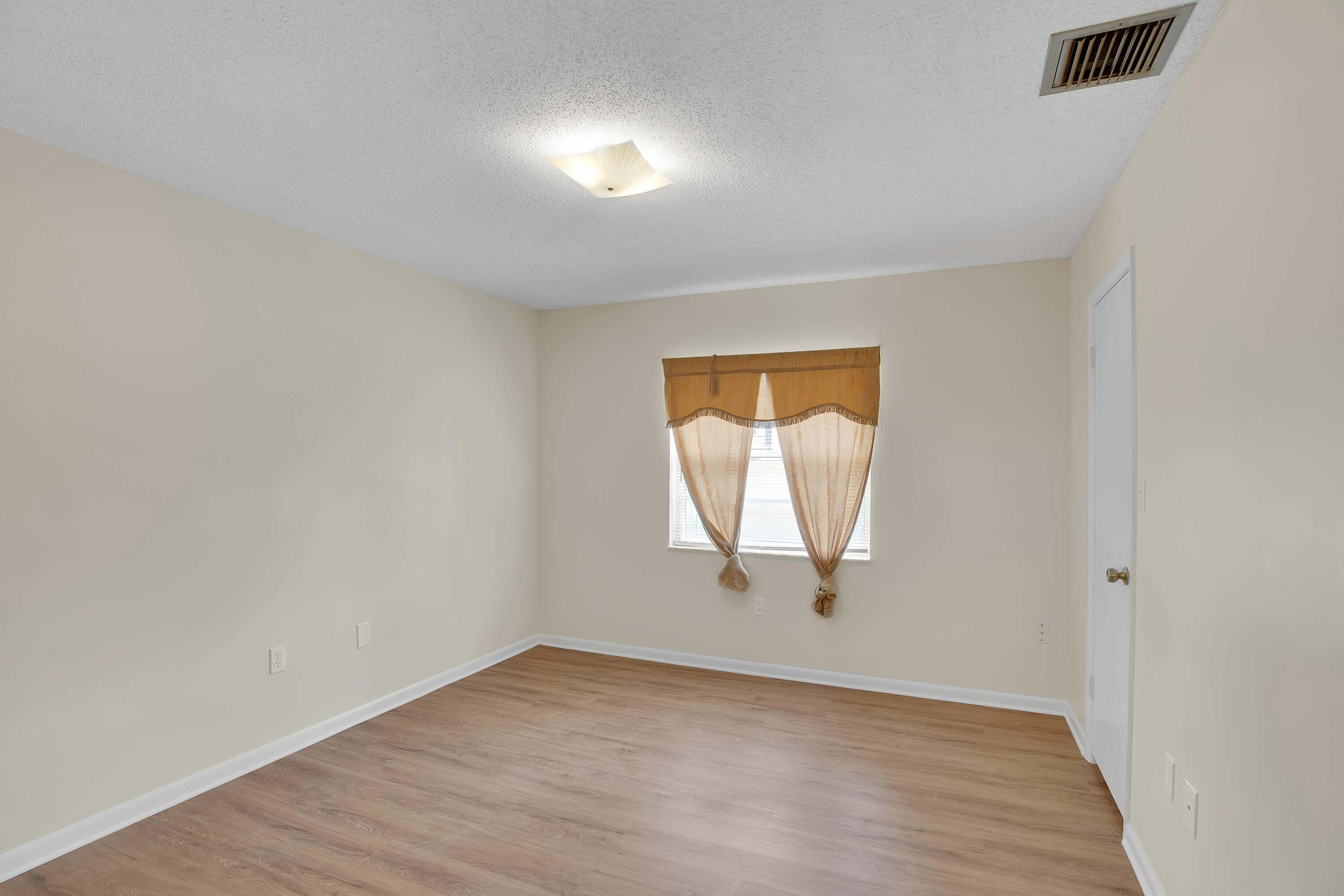 2007 Oleander Boulevard Apt D Property Photo 21