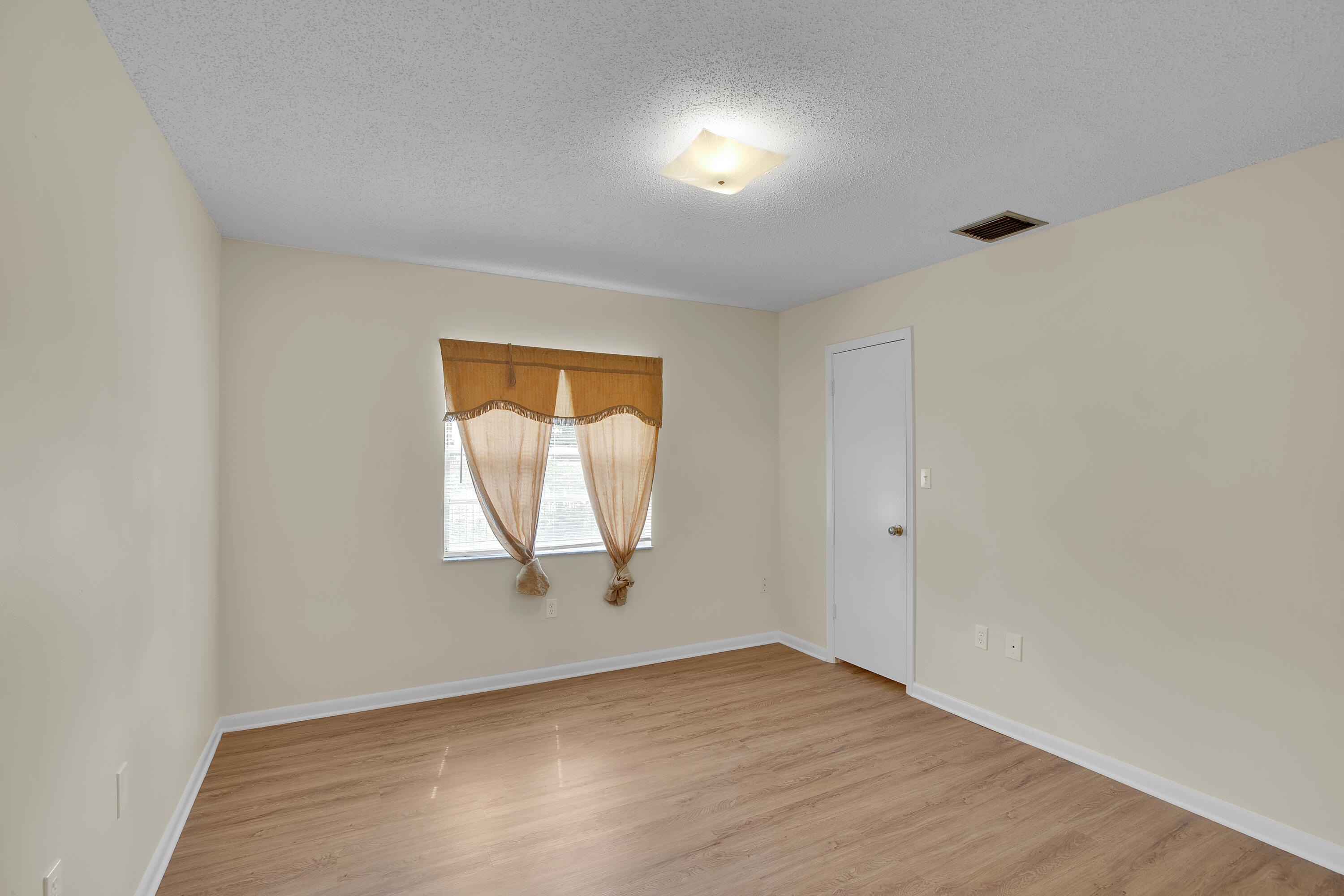 2007 Oleander Boulevard Apt D Property Photo 22