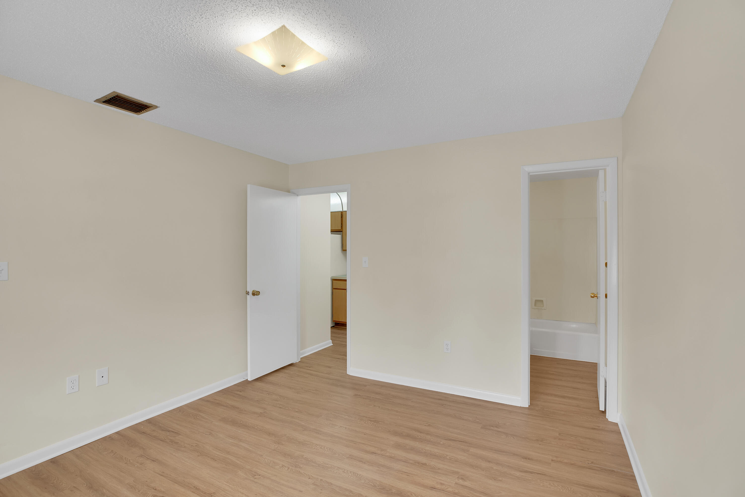 2007 Oleander Boulevard Apt D Property Photo 23