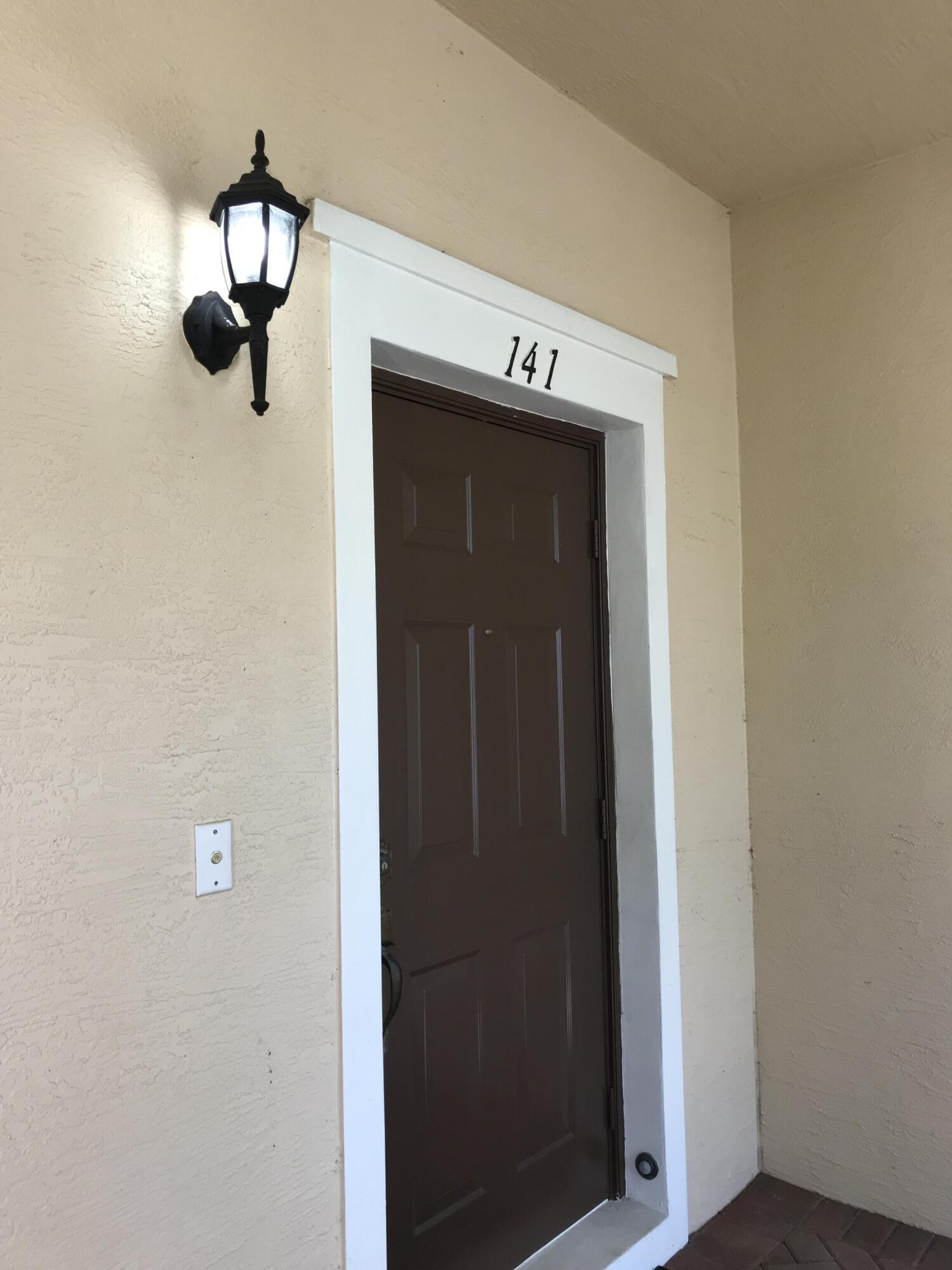 141 E Thatch Palm Circle Property Photo 1