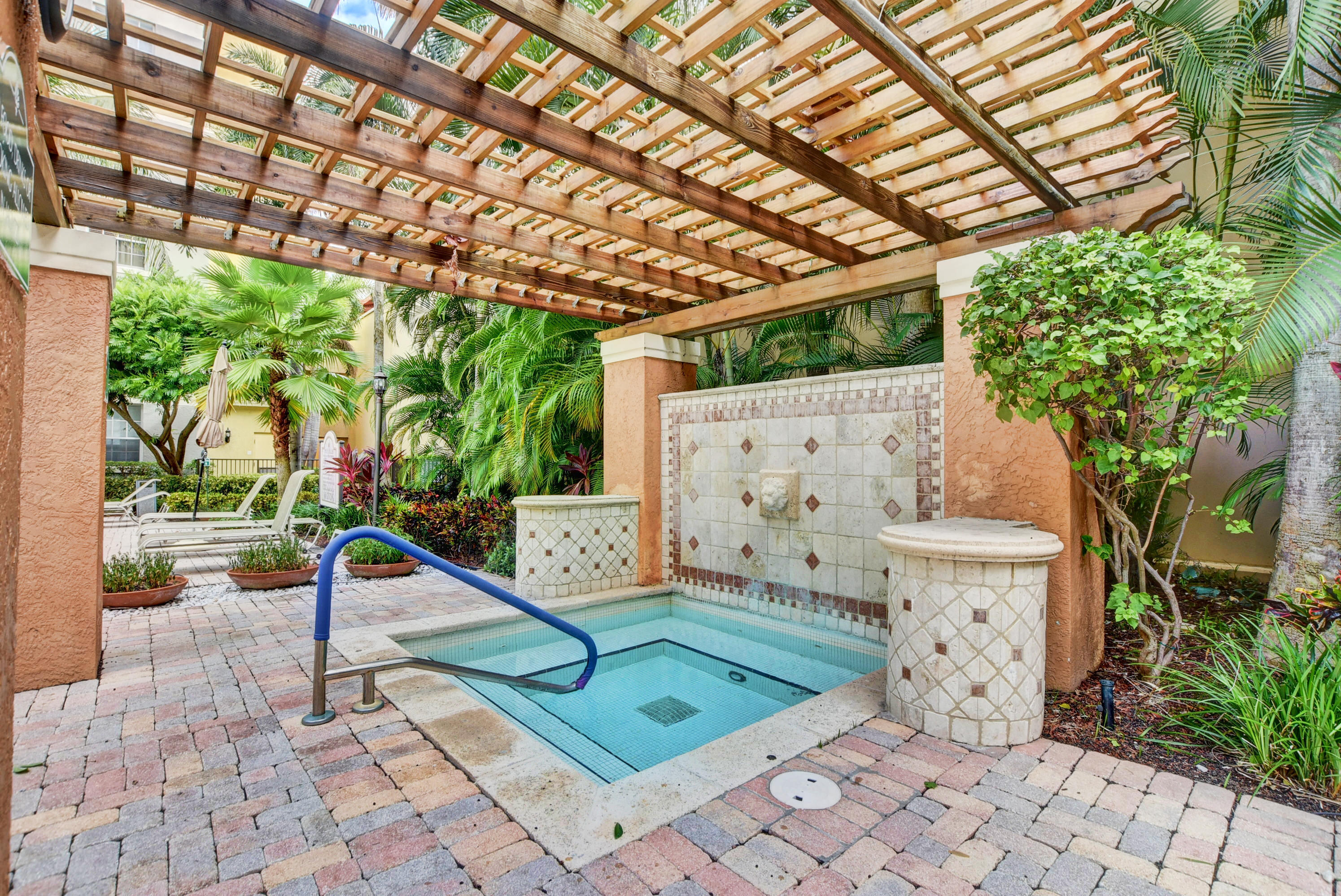 630 S Sapodilla Avenue 112 Property Photo 33