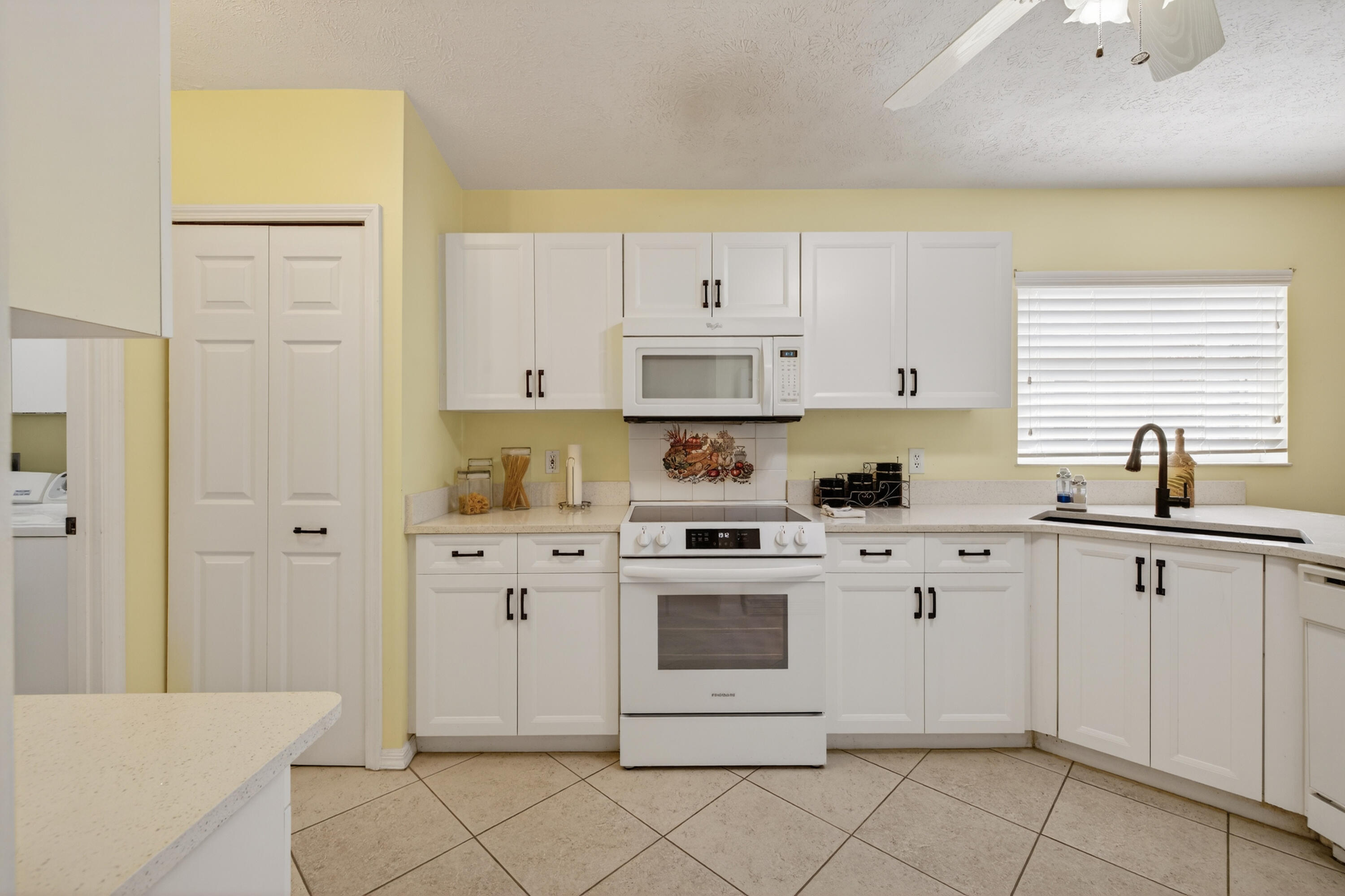 6737 Campanilla Property Photo 10