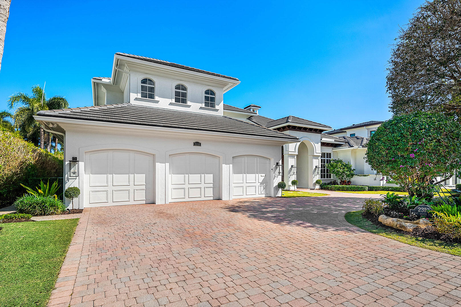 2310 W Silver Palm Road Property Photo 4