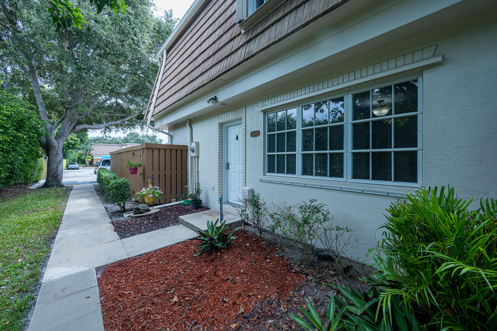 4300 Hazel Avenue D Property Photo 1