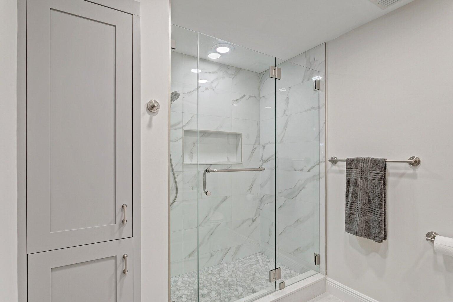 300 Uno Lago Drive 305 Property Photo 18